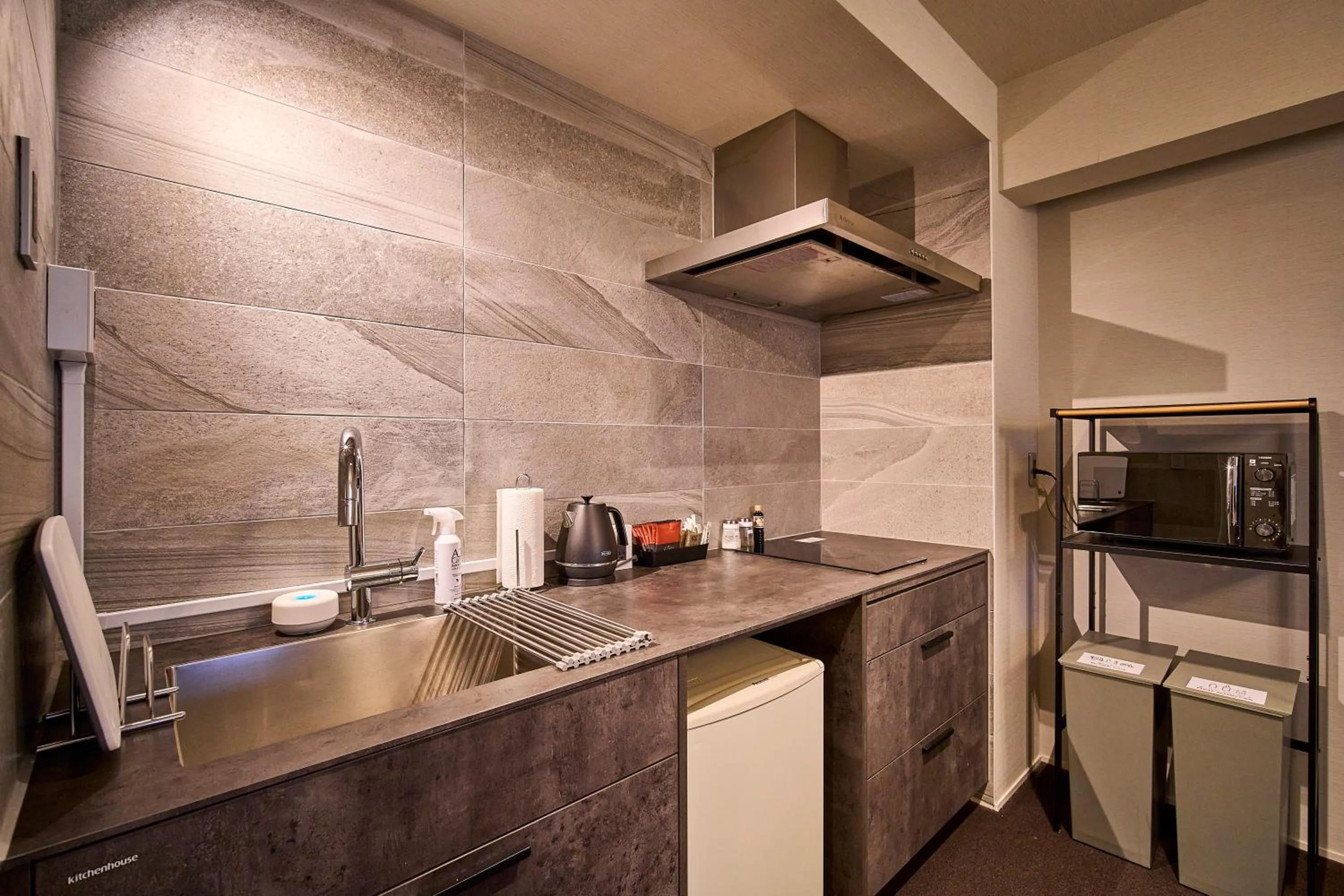 Kitchen or kitchenette in HOTEL MASTAY jingumichi