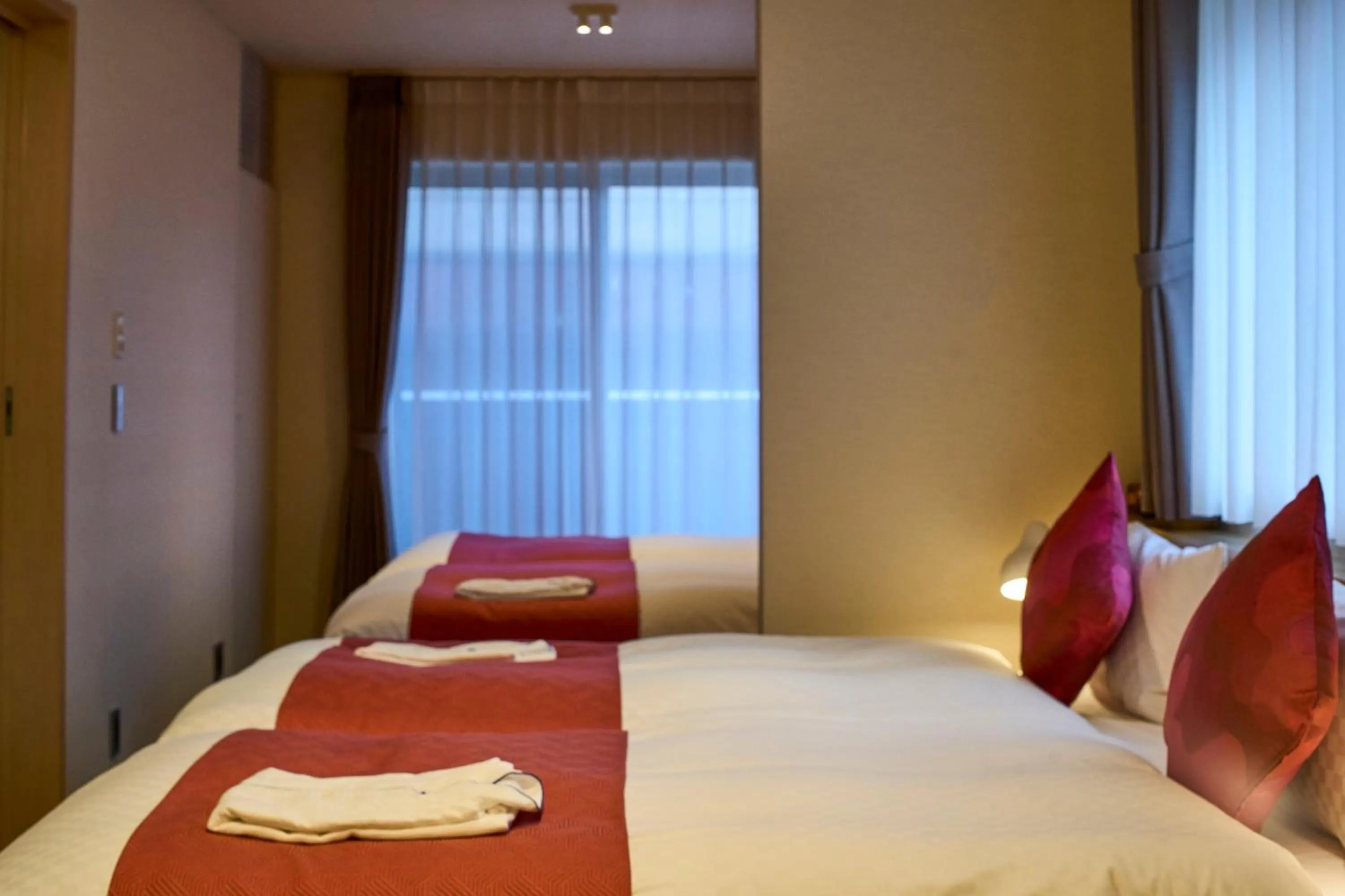 Bed in HOTEL MASTAY jingumichi