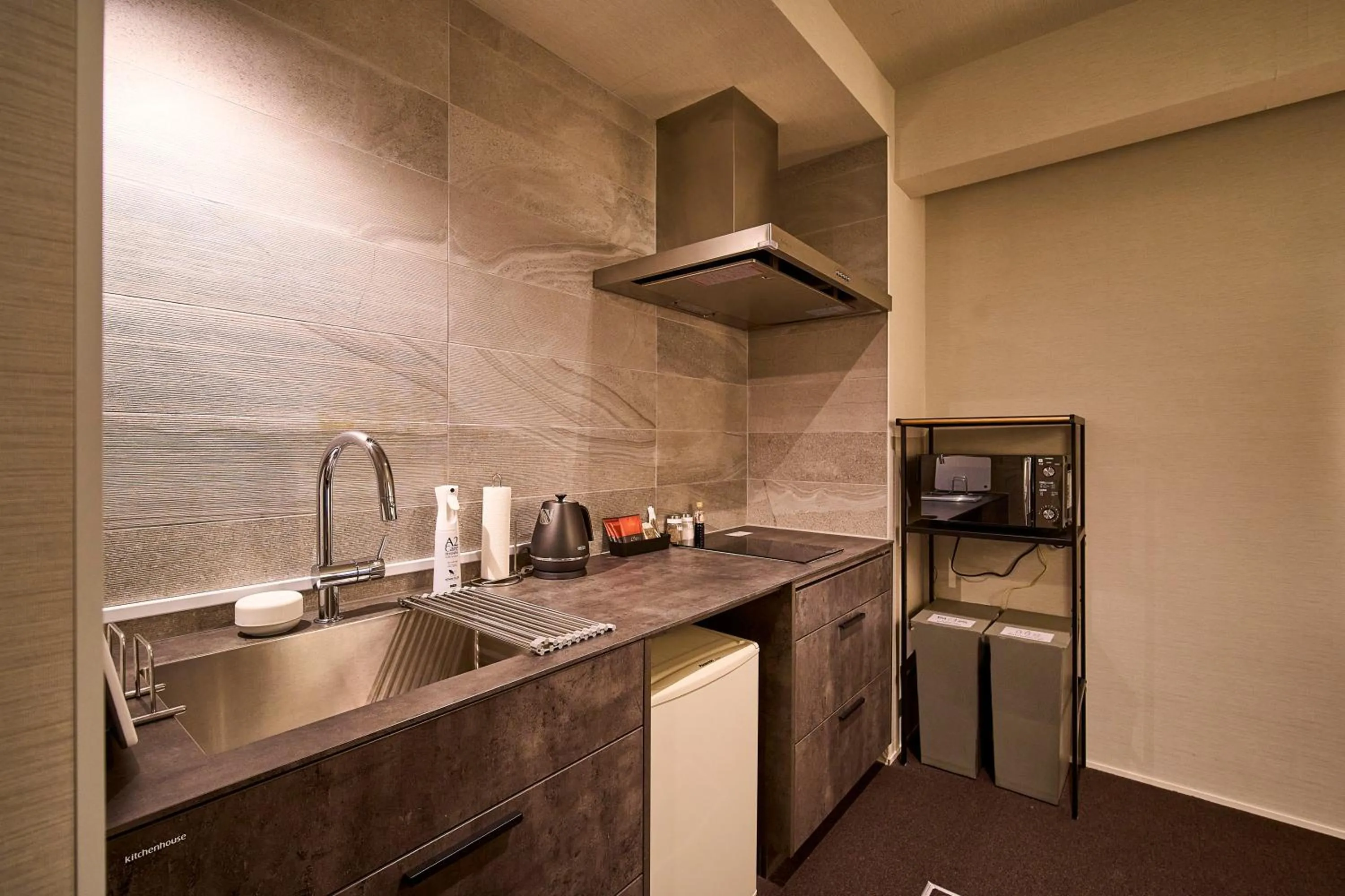 Kitchen or kitchenette in HOTEL MASTAY jingumichi