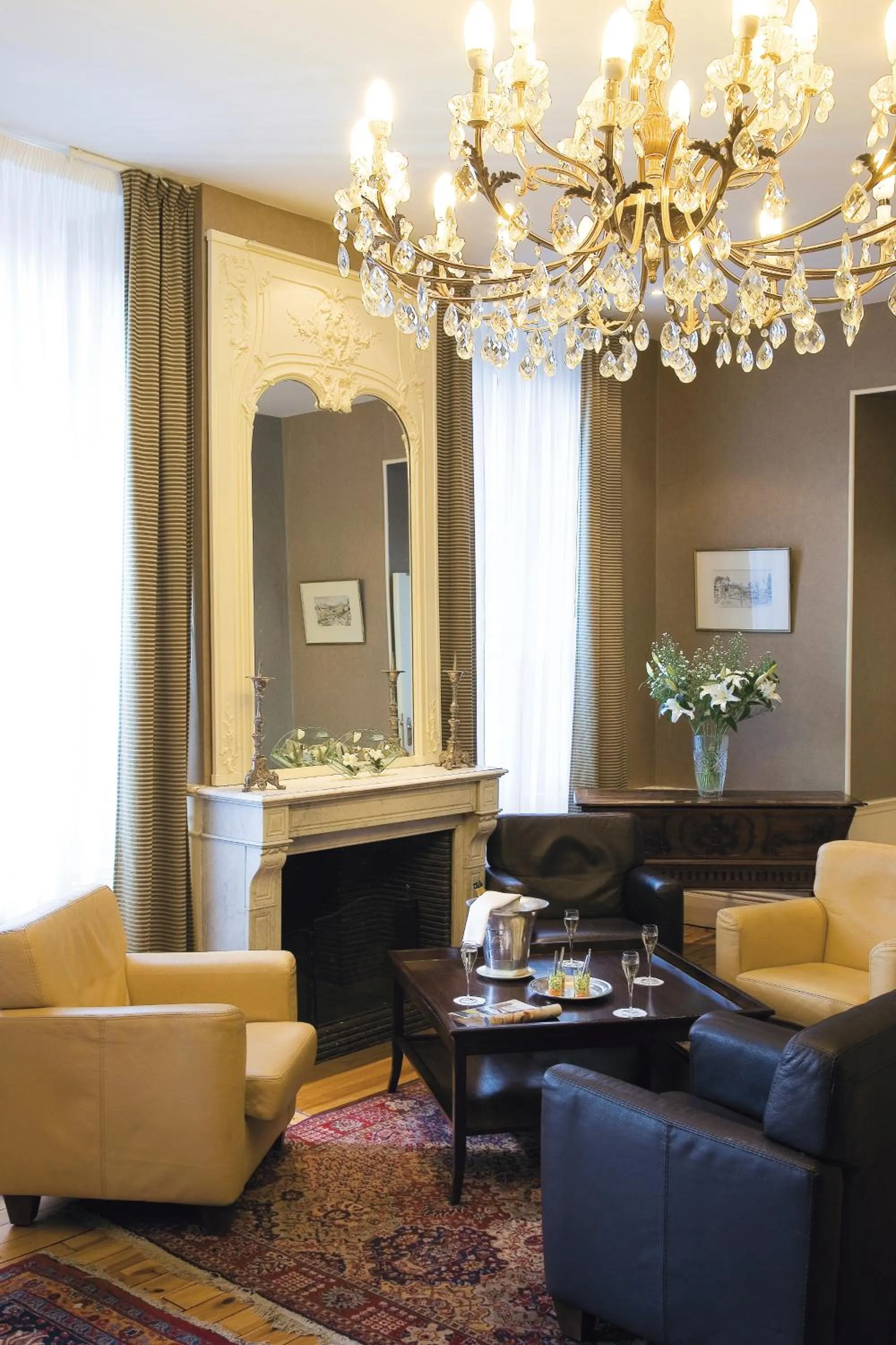 Lounge or bar, Seating Area in Le Parc Des Fees Hôtel Retaurant & Spa