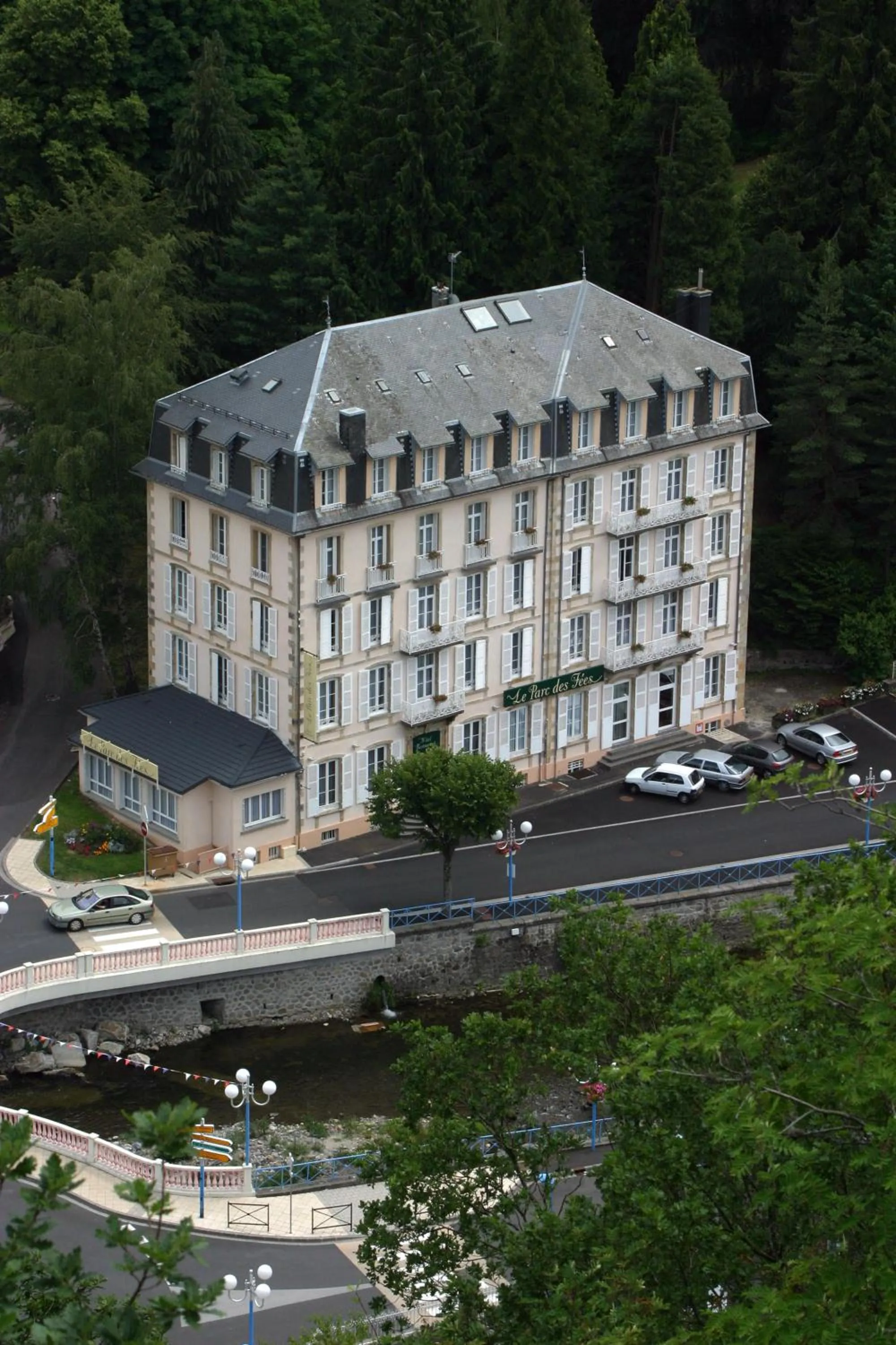 Facade/entrance, Property Building in Le Parc Des Fees Hôtel Retaurant & Spa