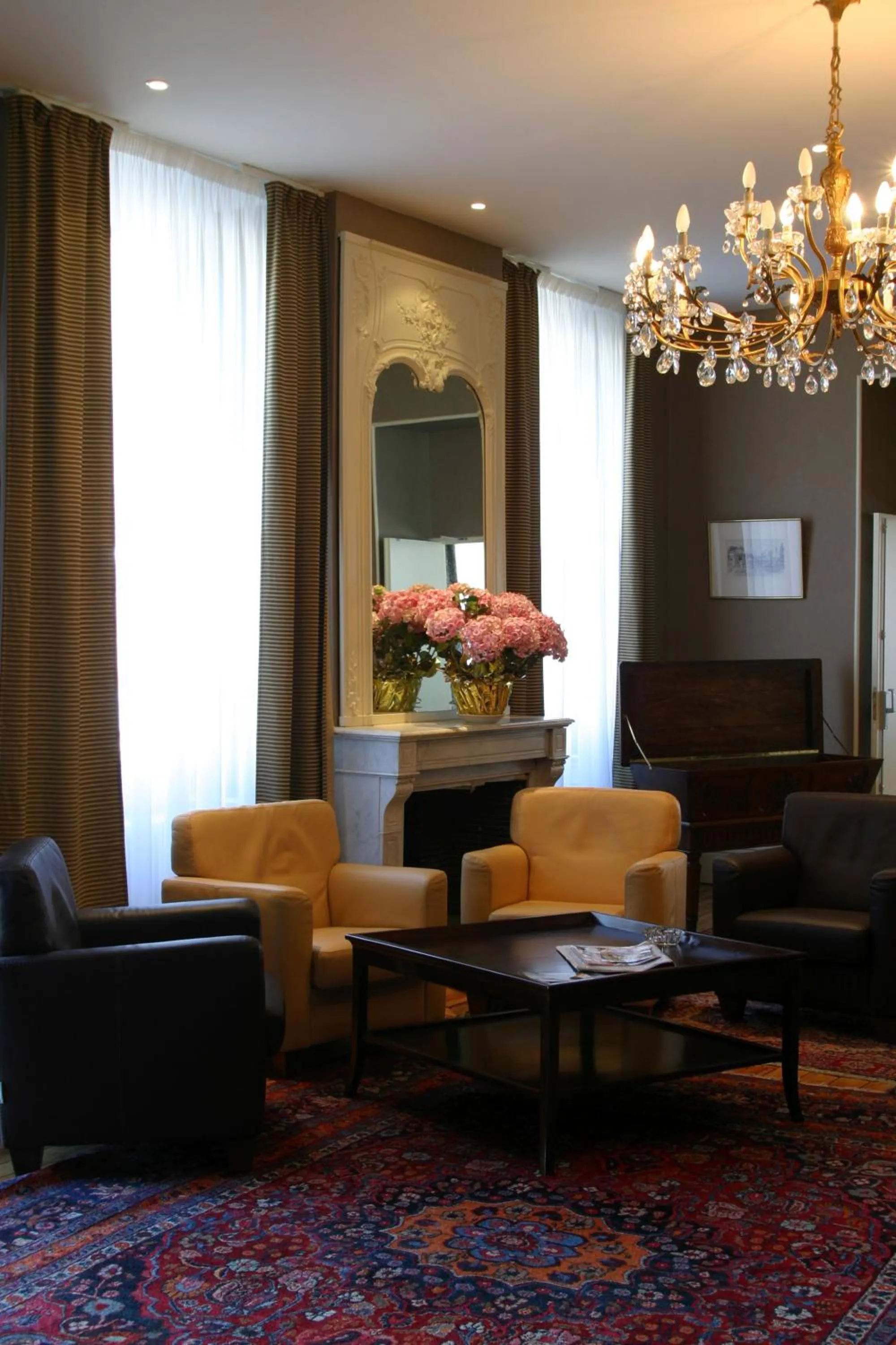 Lounge or bar, Seating Area in Le Parc Des Fees Hôtel Retaurant & Spa