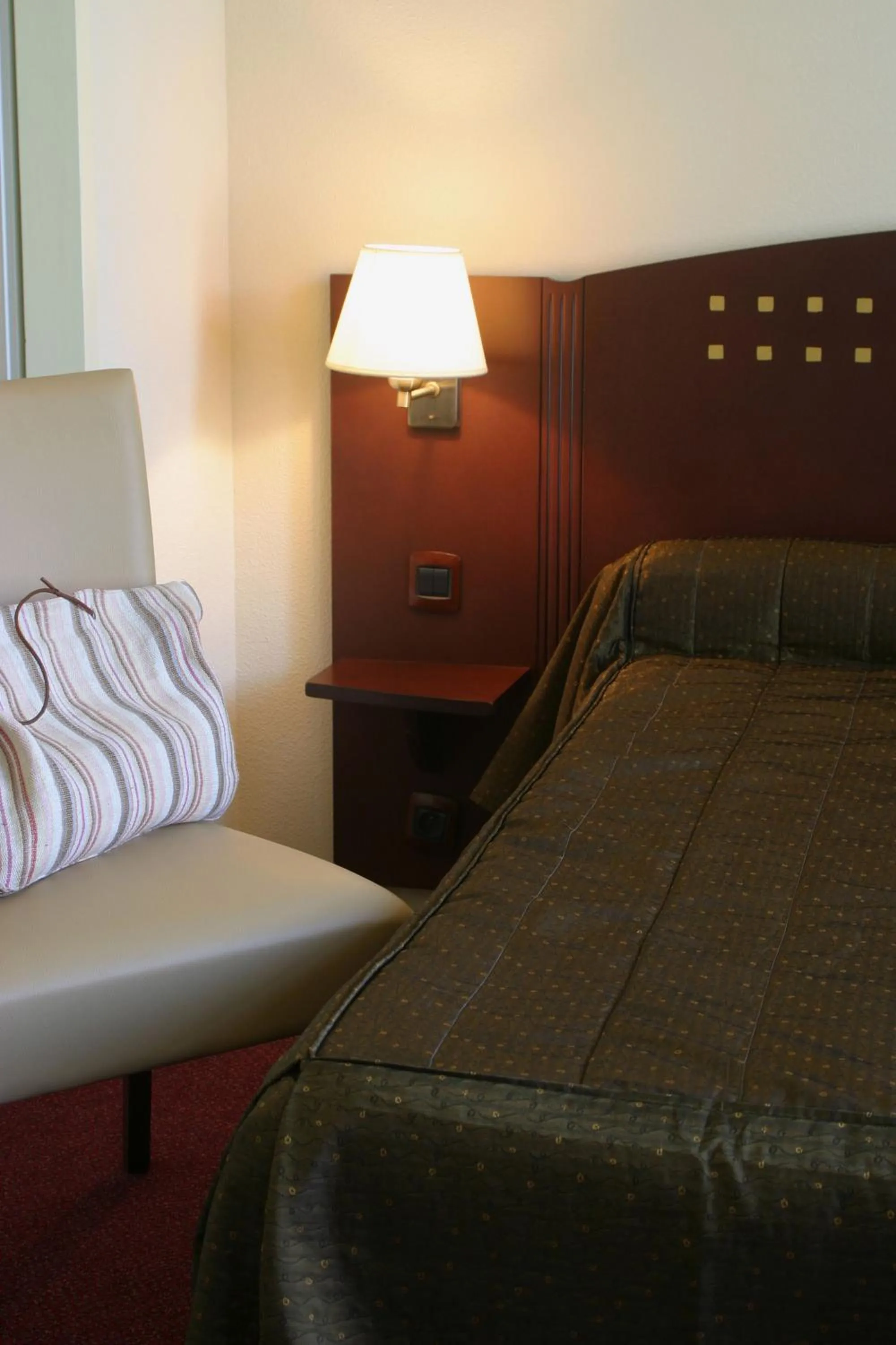 Bed in Le Parc Des Fees Hôtel Retaurant & Spa