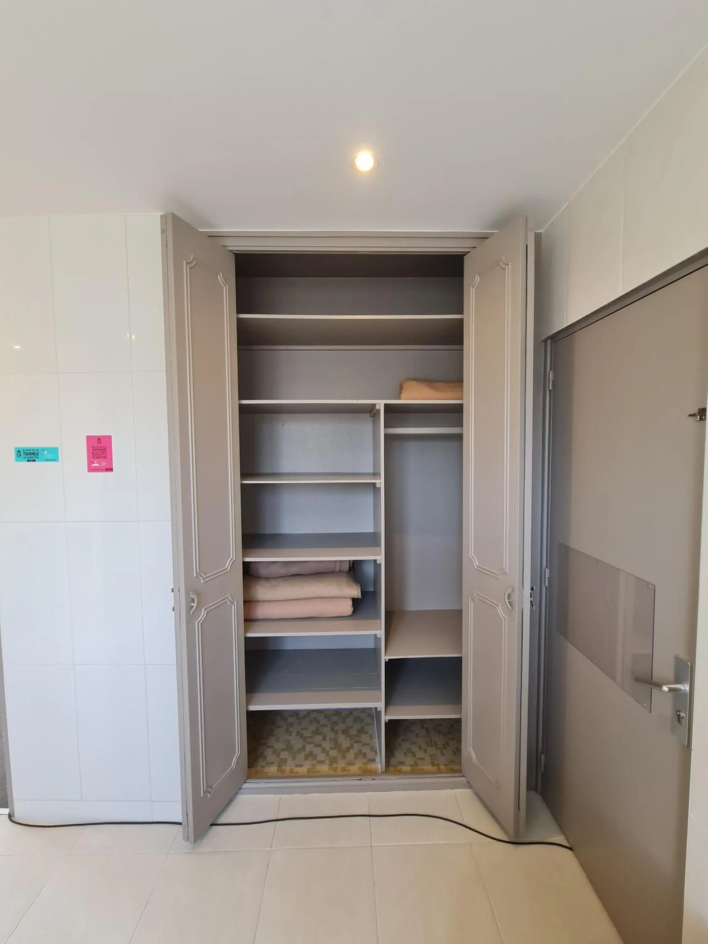 Bathroom in Logis Hôtel Restaurant Clair Cottage, Chisseaux - Chenonceaux