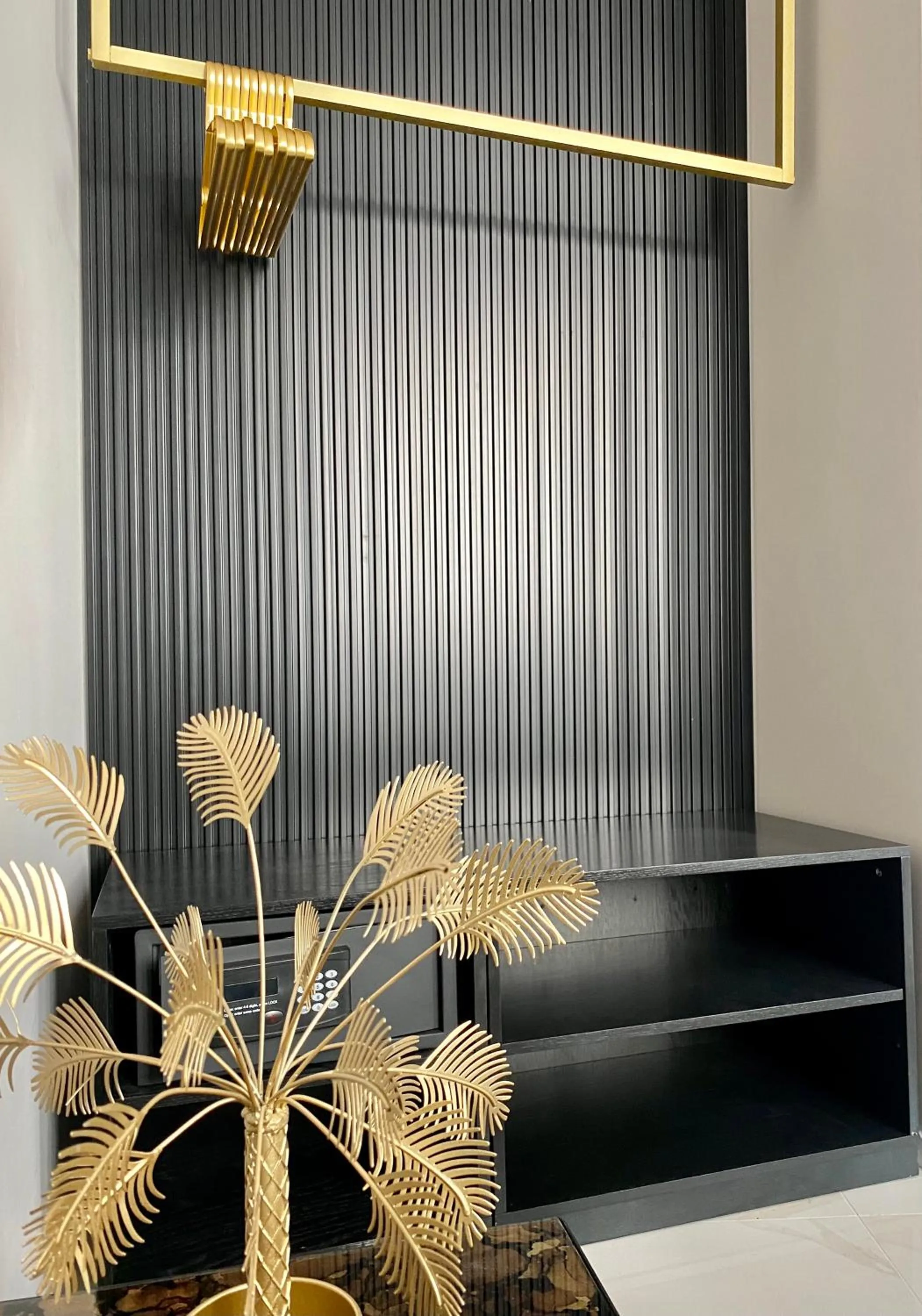 microwave in INTOMILAN Galleria Duomo I Boutique & Design Aparthotel