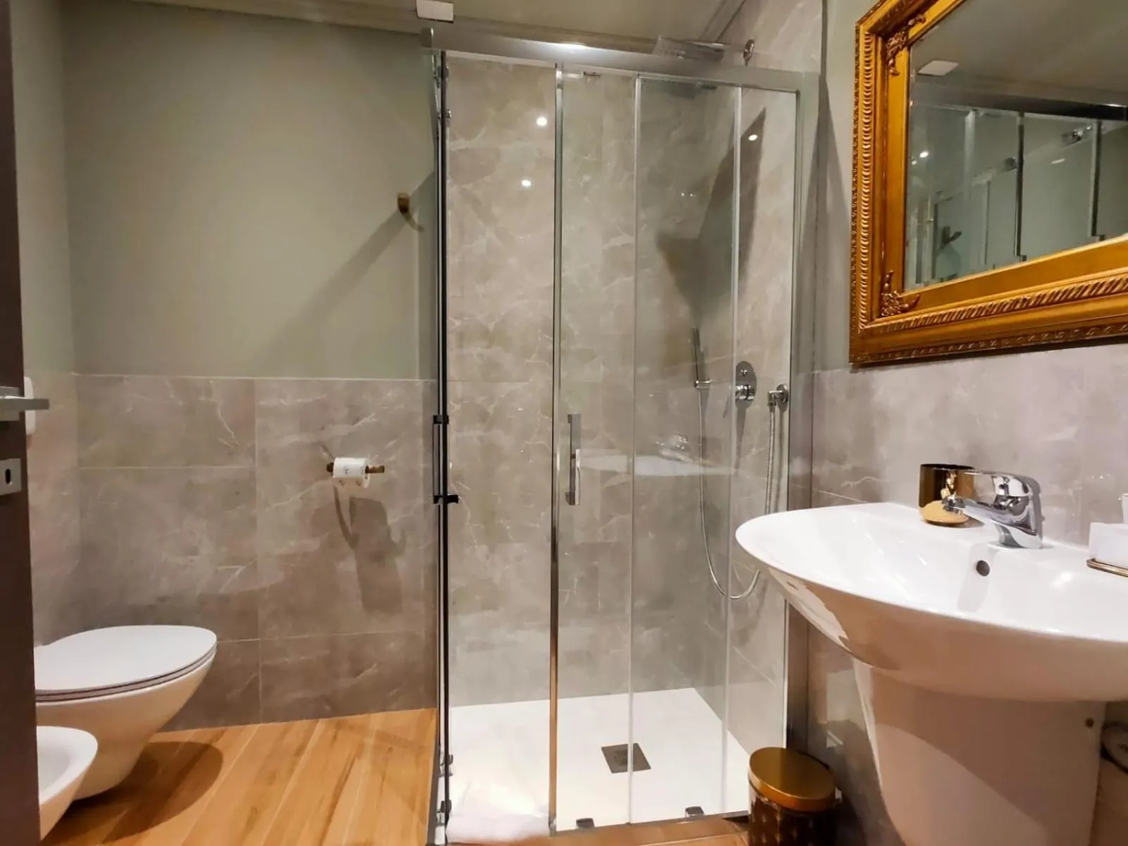 Bathroom in INTOMILAN Galleria Duomo I Boutique & Design Aparthotel