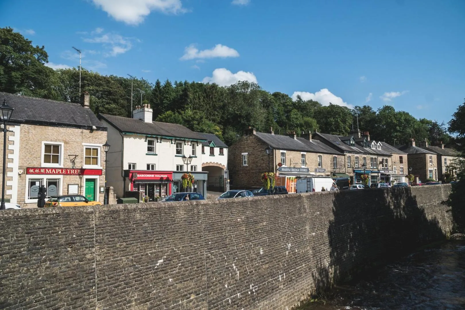 Property building in Town Street Apartment