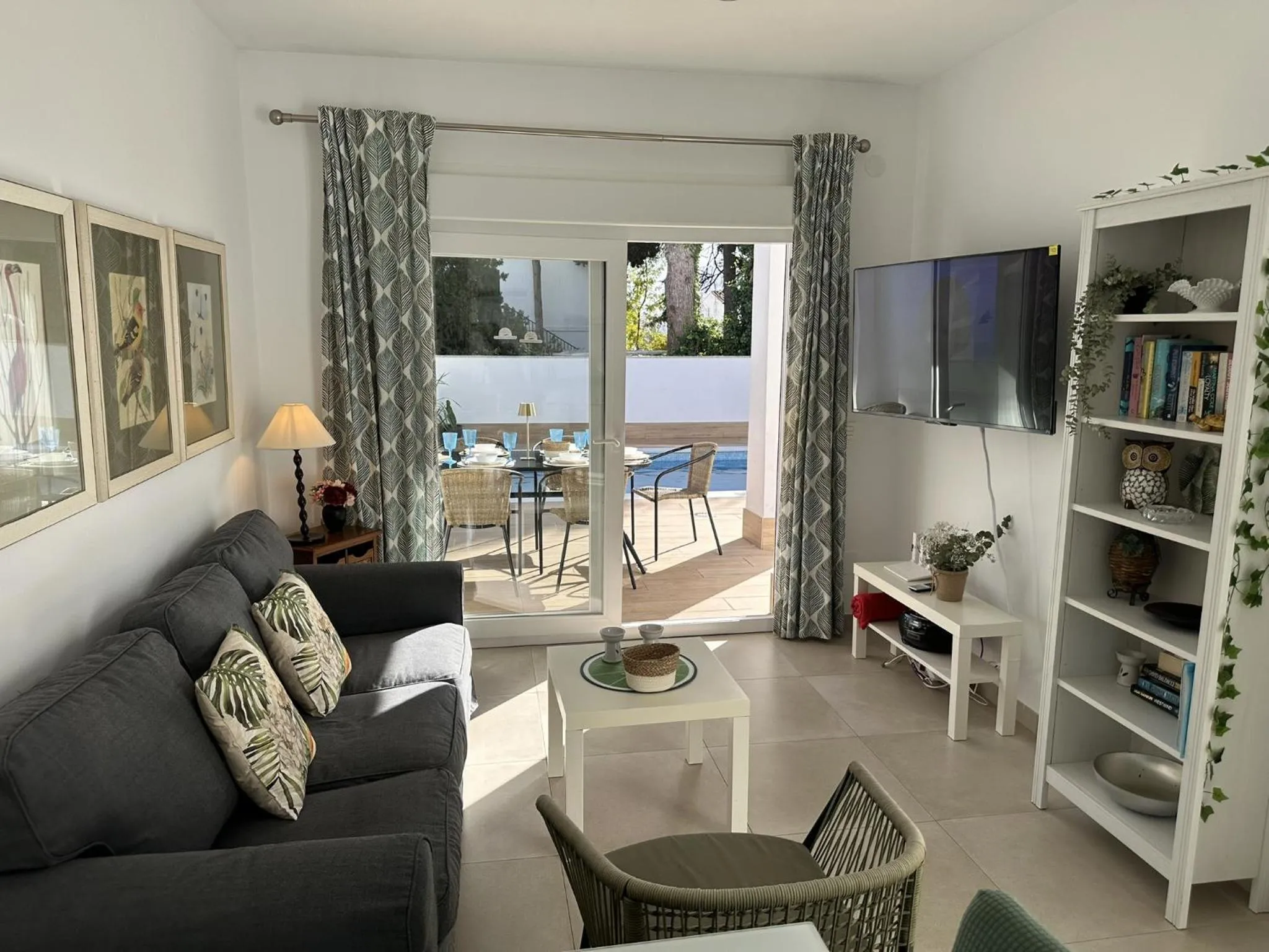 Communal lounge/ TV room in Nerja Paradise Rentals - Villa Bonilla