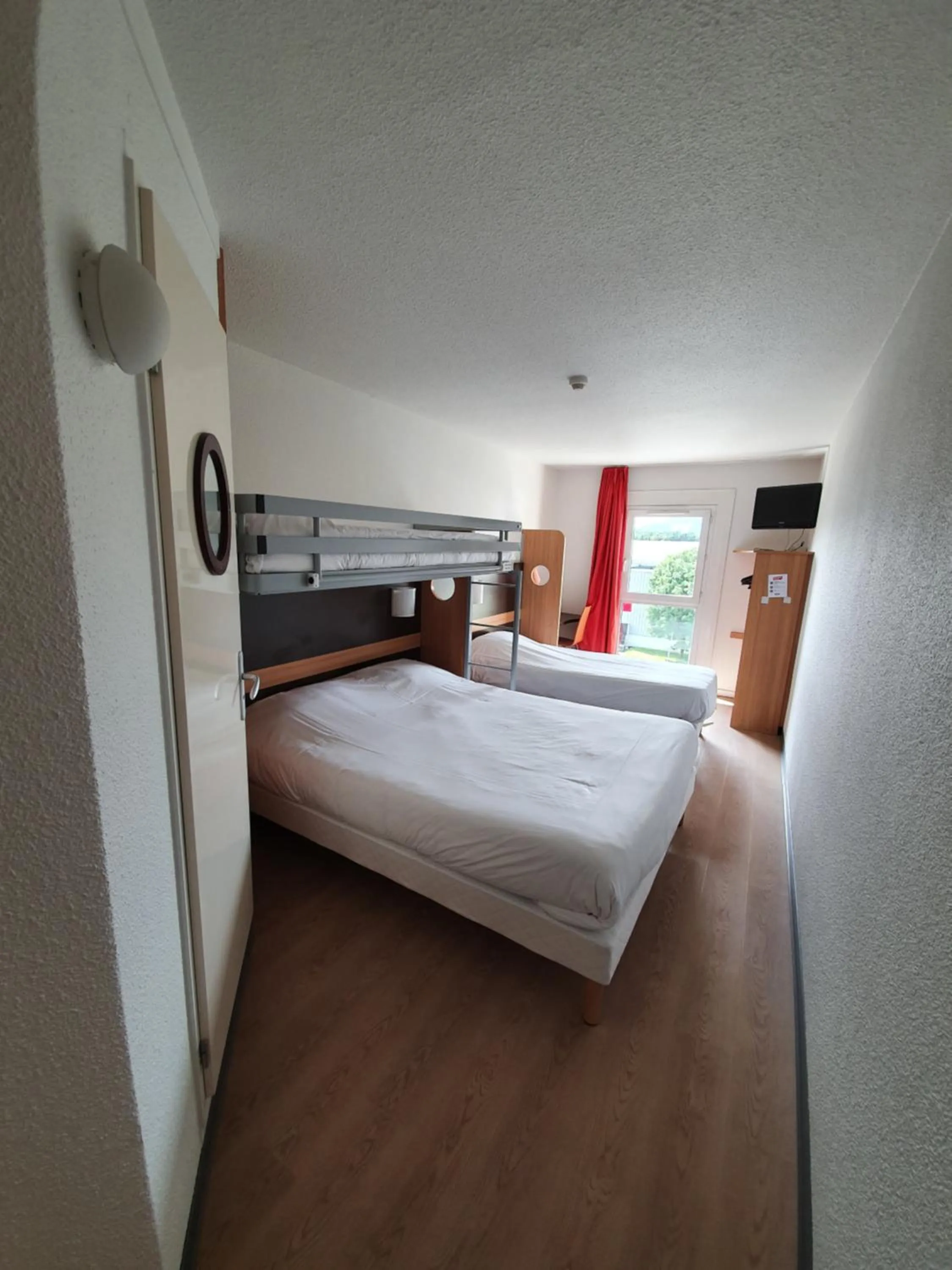 Bedroom, Bed in Première Classe Annemasse Ville La Grand