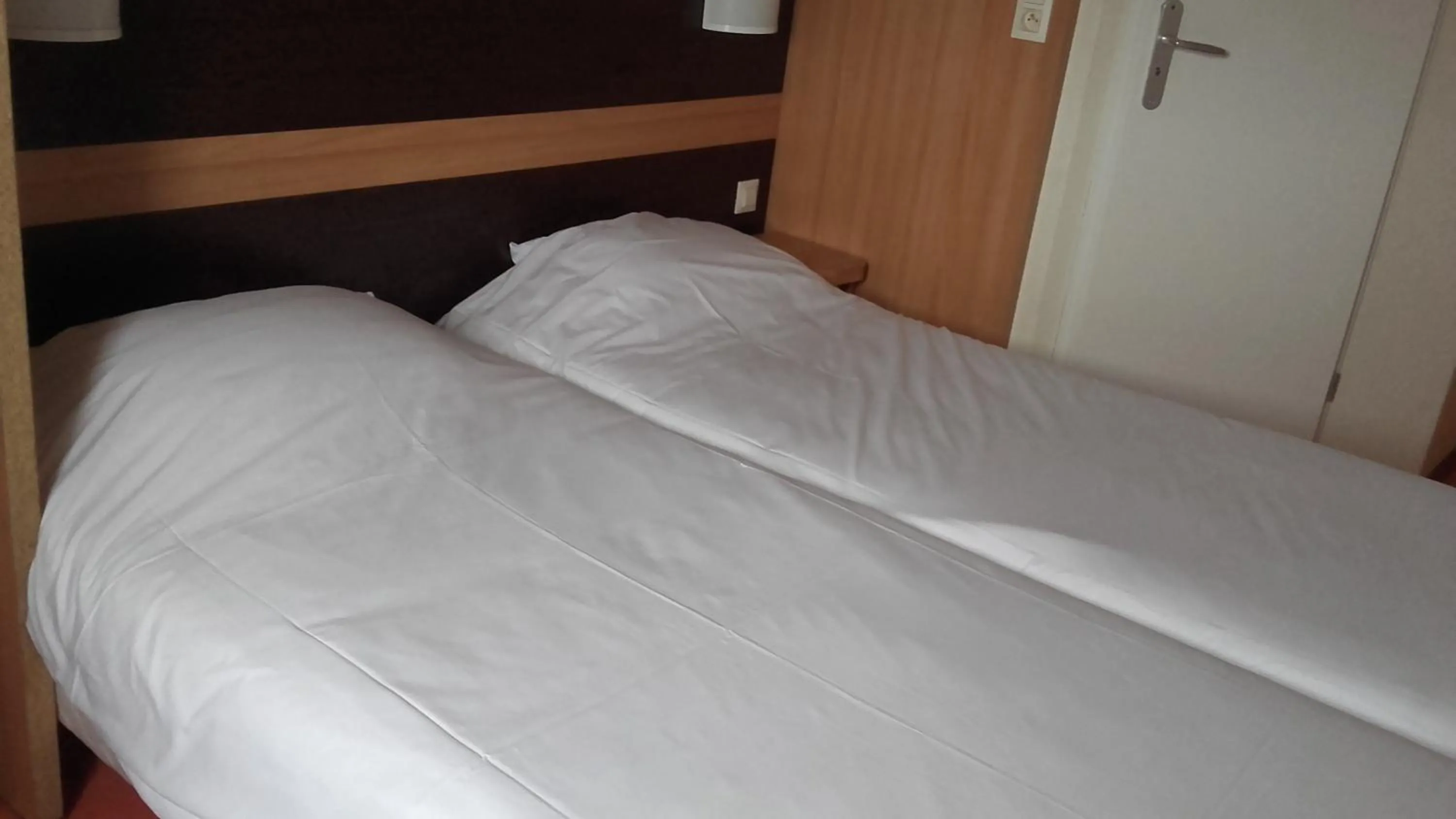 Photo of the whole room, Bed in Première Classe Annemasse Ville La Grand