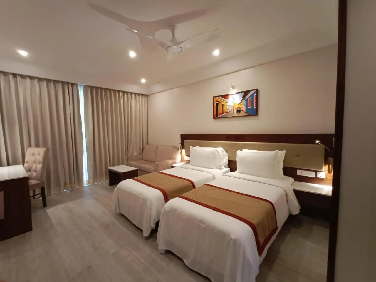 Bed in Sobit Sarovar Portico