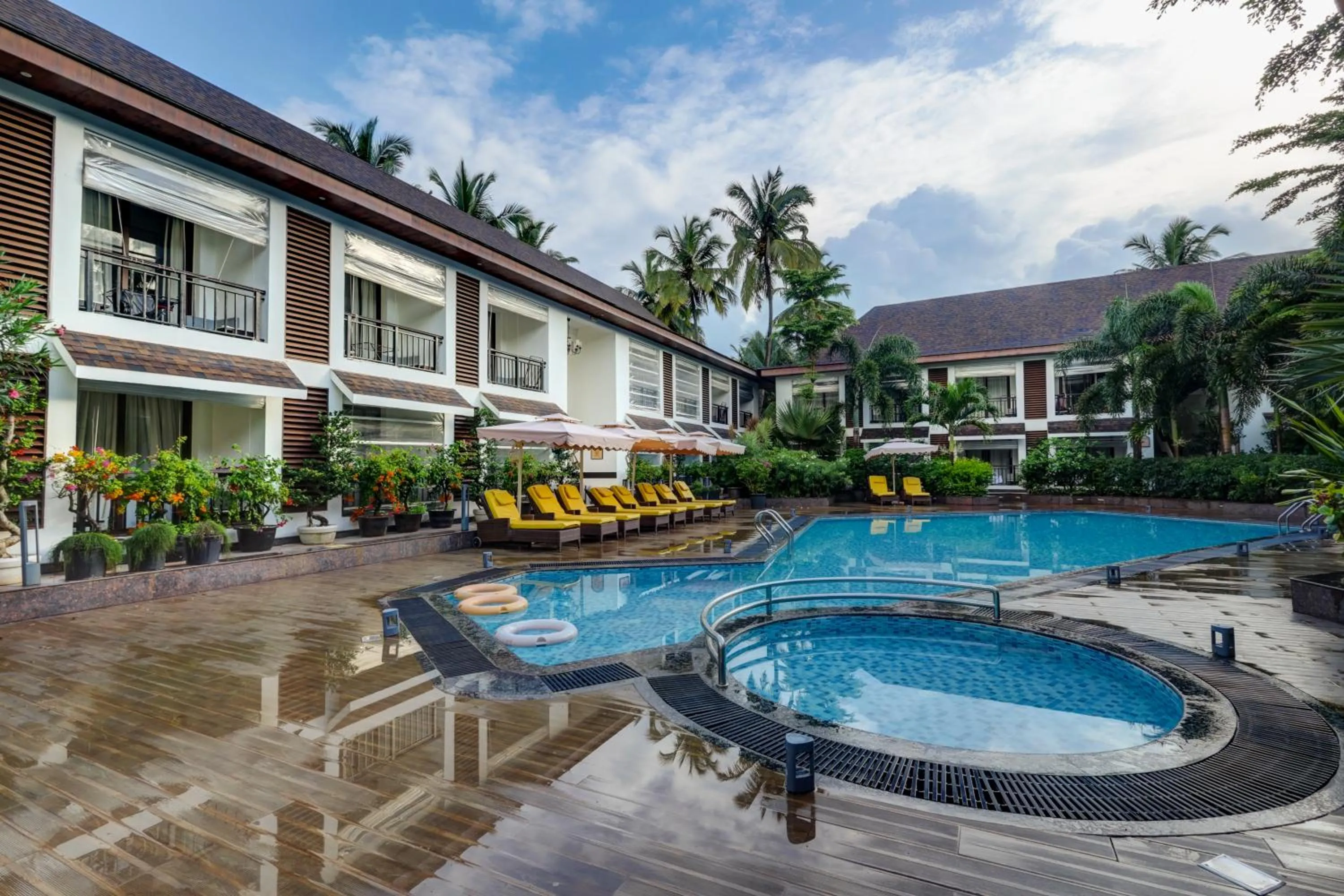 Pool View Double Rooms With Balcony	 - single occupancy in Sobit Sarovar Portico