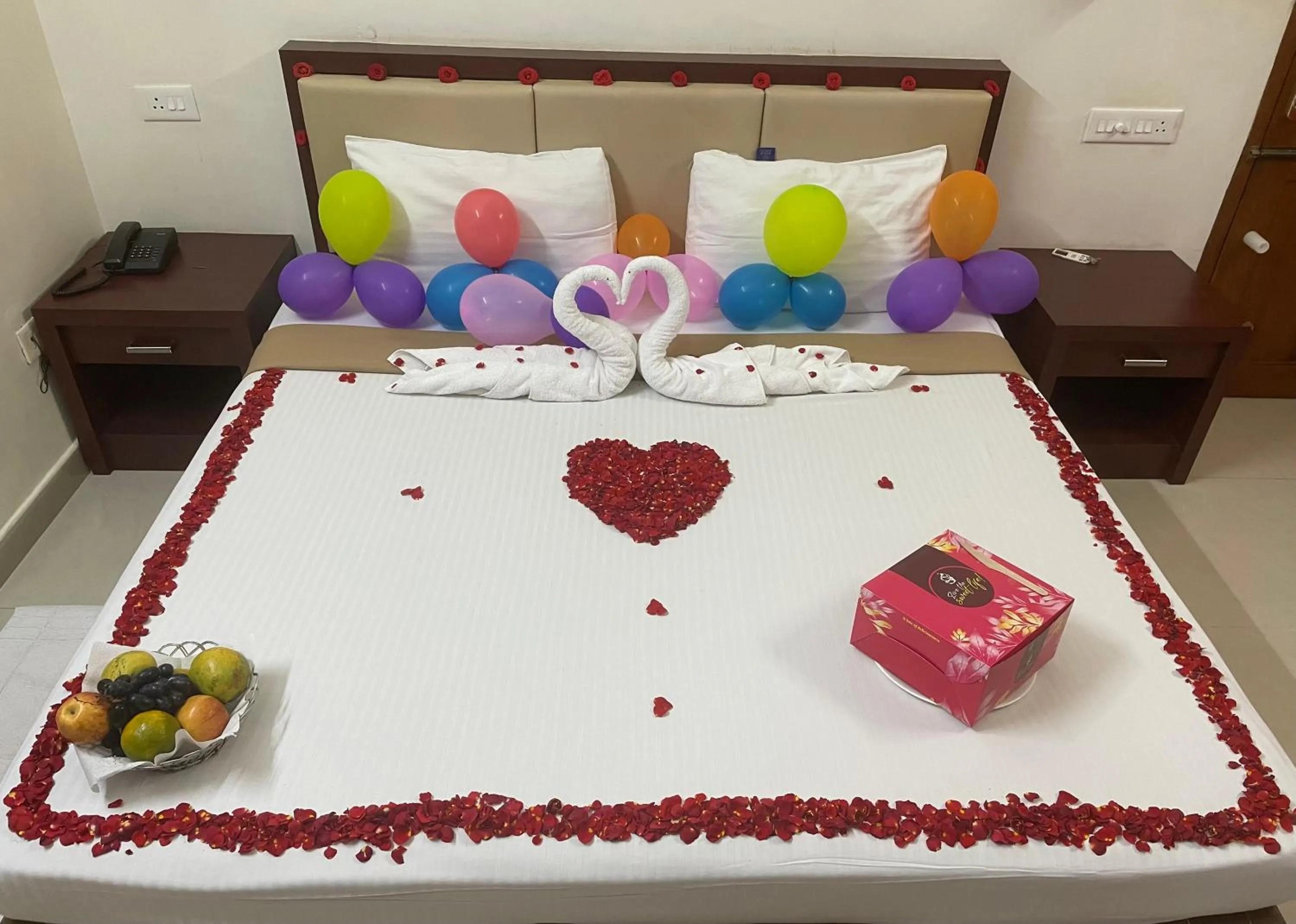 Bed in Hotel Opalo Kailas