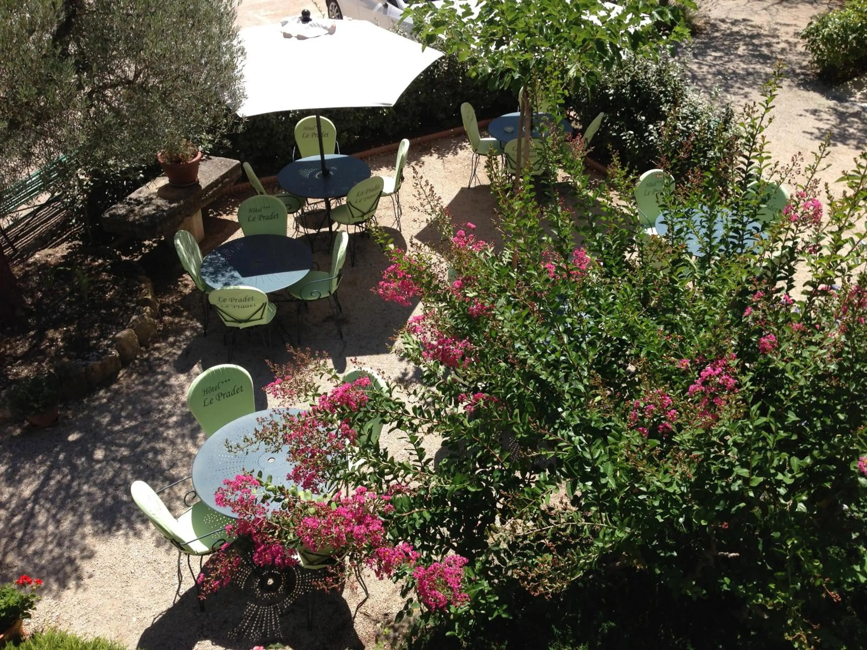 Facade/entrance in Hôtel Le Pradet
