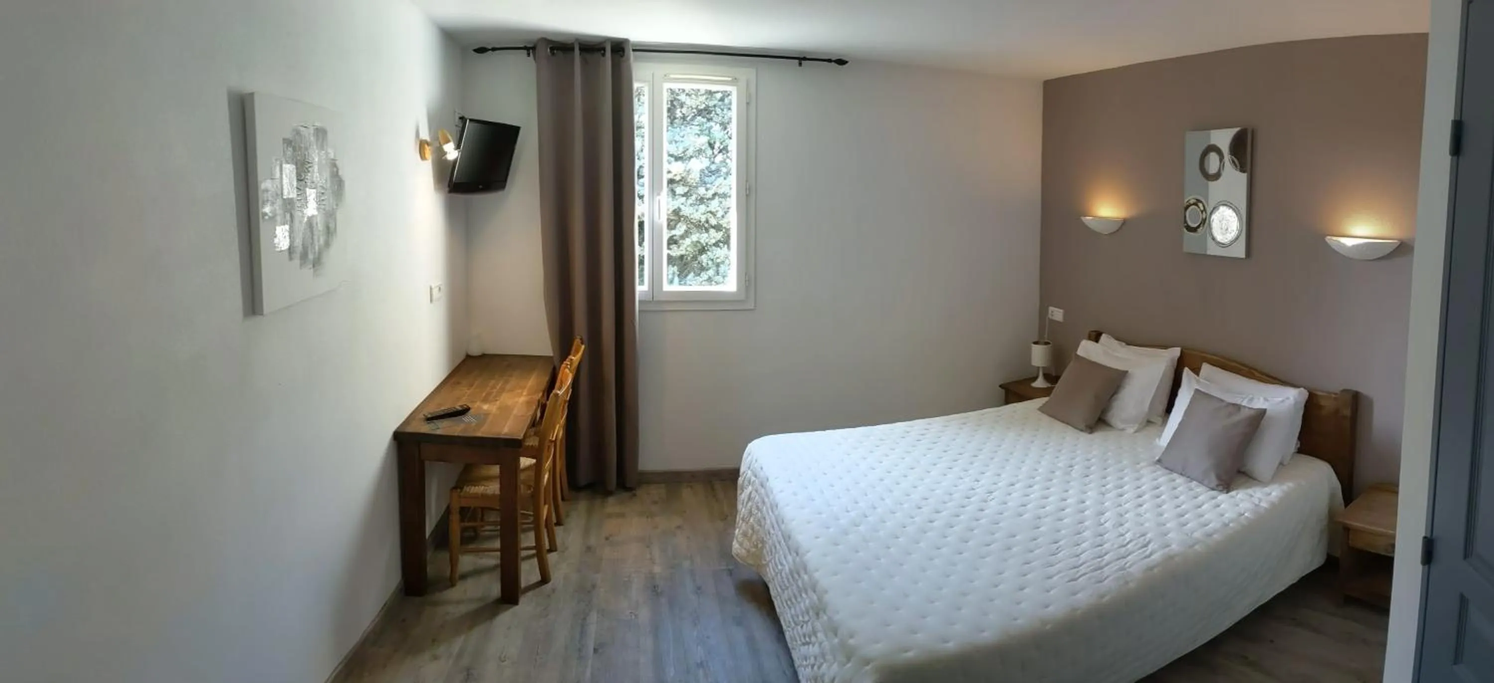 Bed in Hôtel Le Pradet