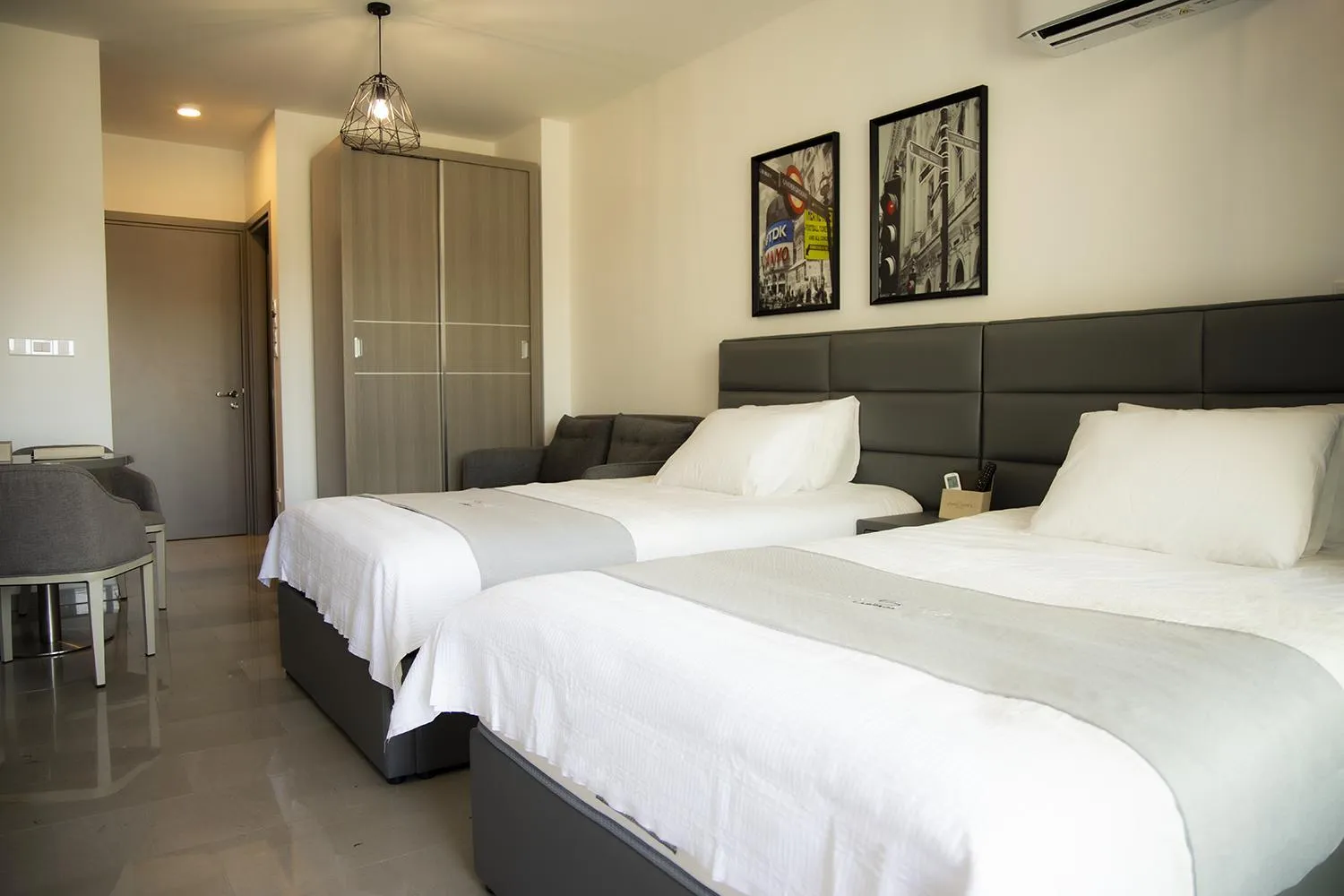 Bedroom, Bed in Jimmy's Suites