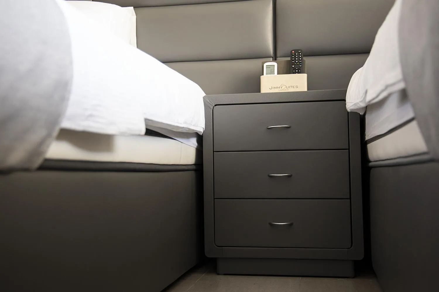 Bedroom, Bed in Jimmy's Suites