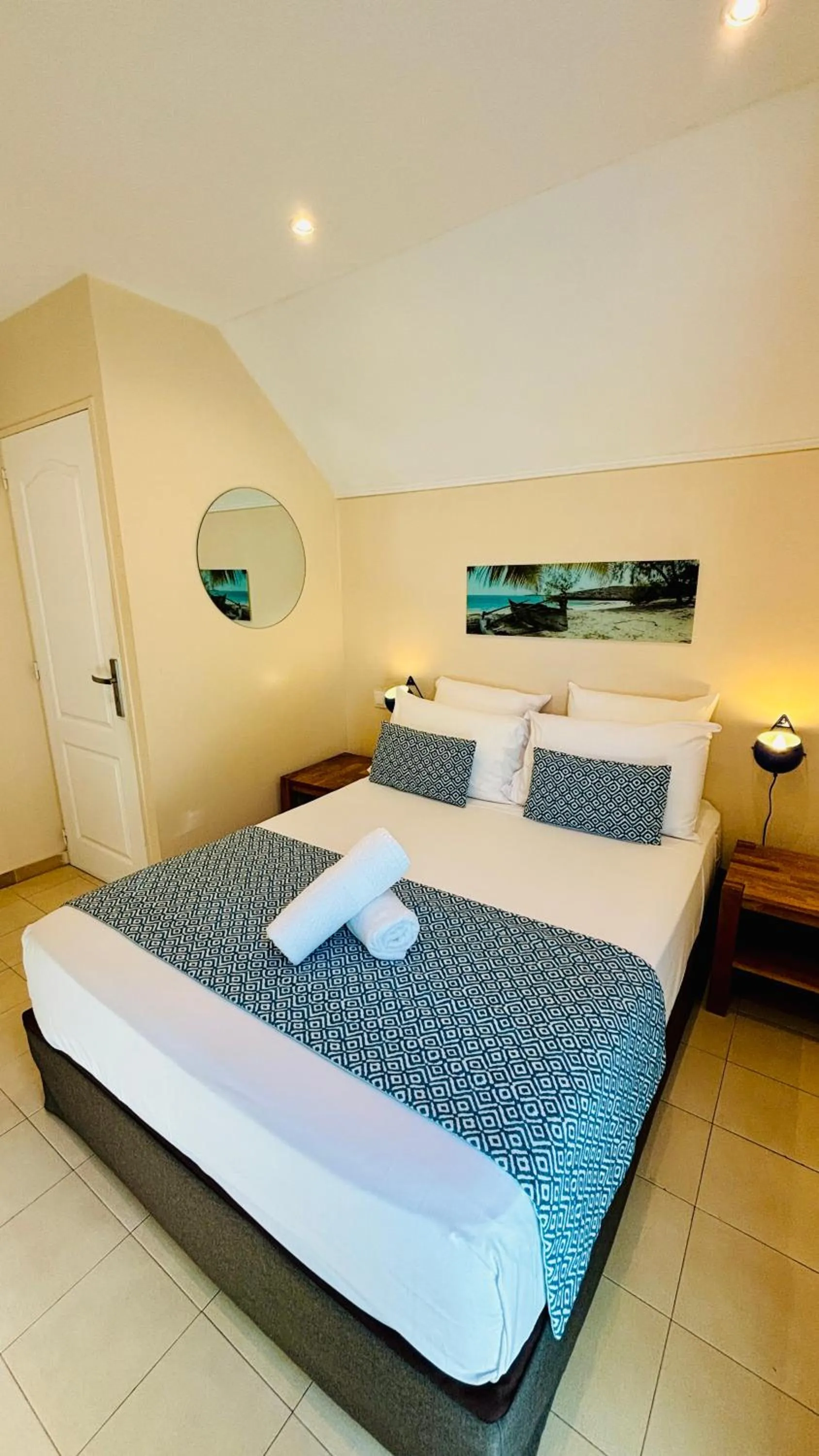 Photo of the whole room, Bed in Hôtel Coco Island