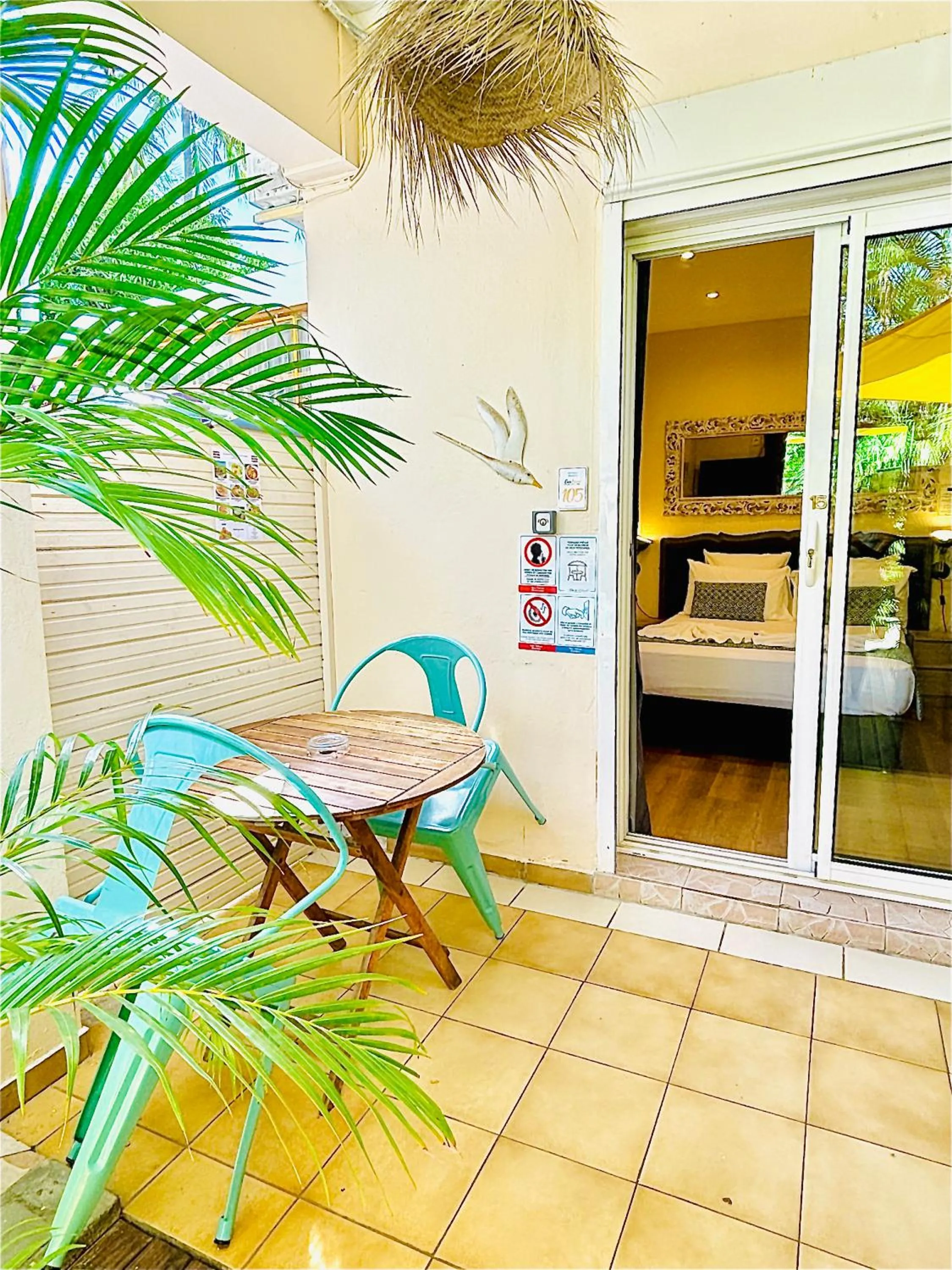 Patio in Hôtel Coco Island