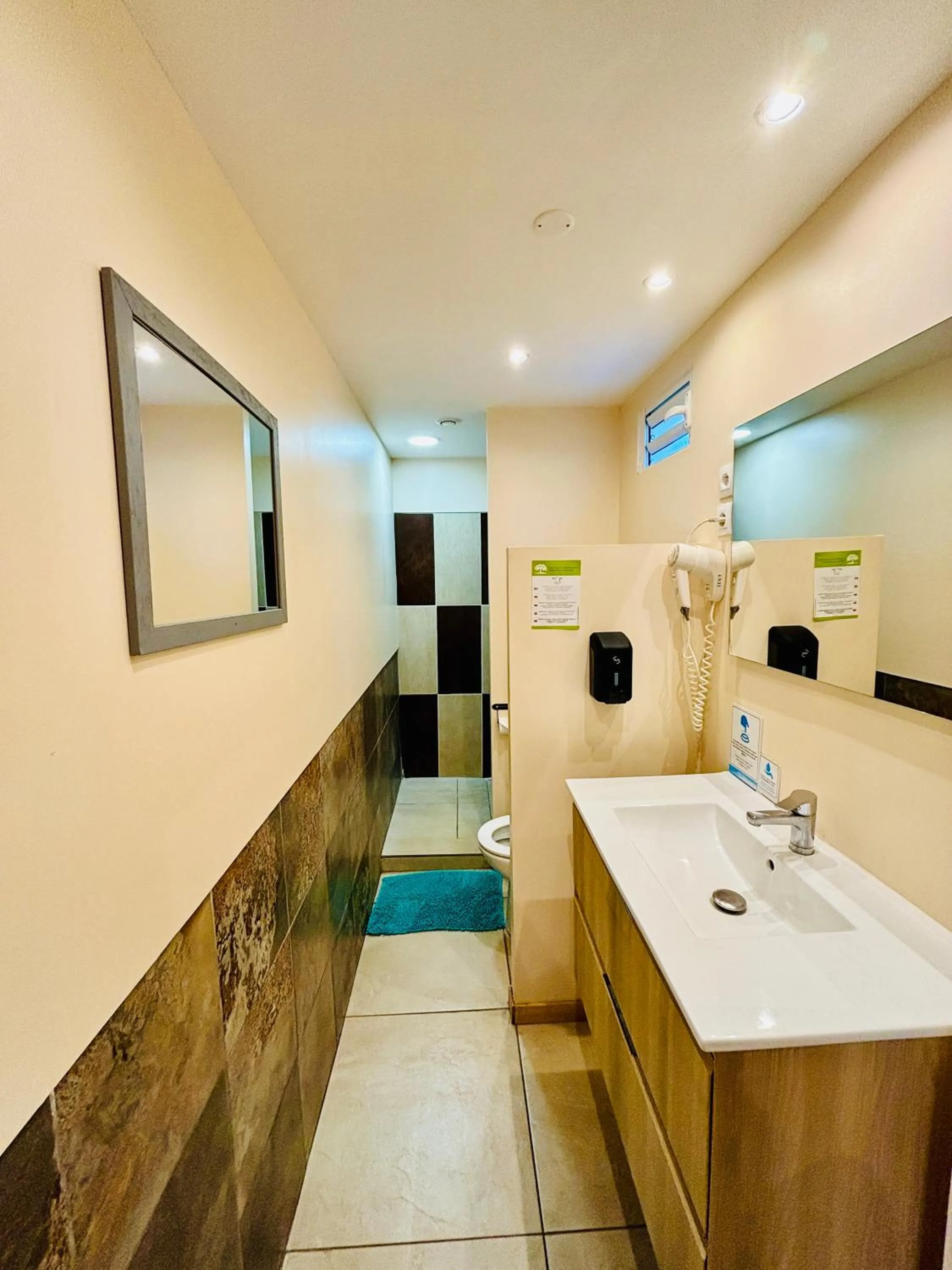 Bathroom in Hôtel Coco Island