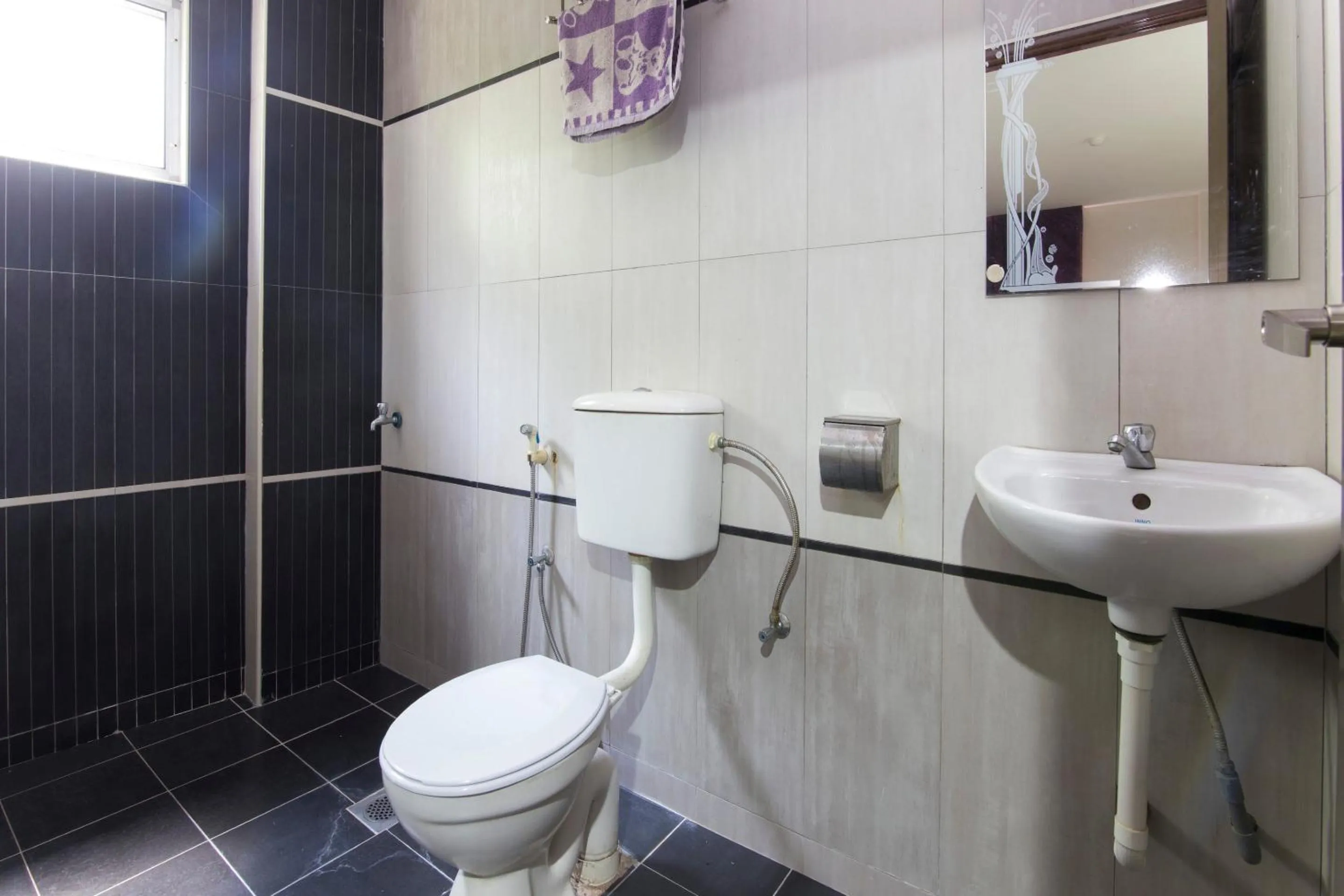 Bathroom in Valley View Hotel