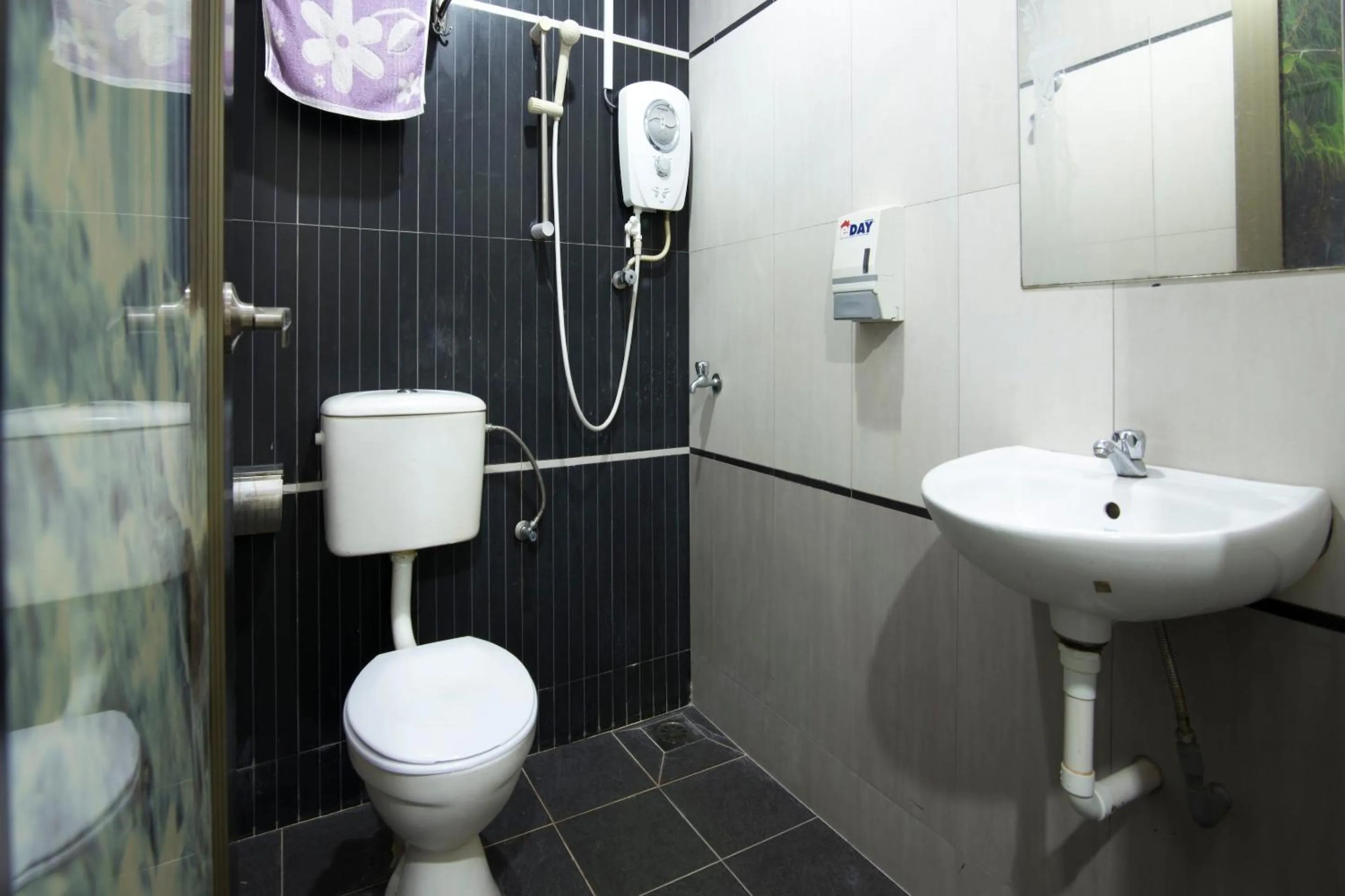 Bathroom in Valley View Hotel