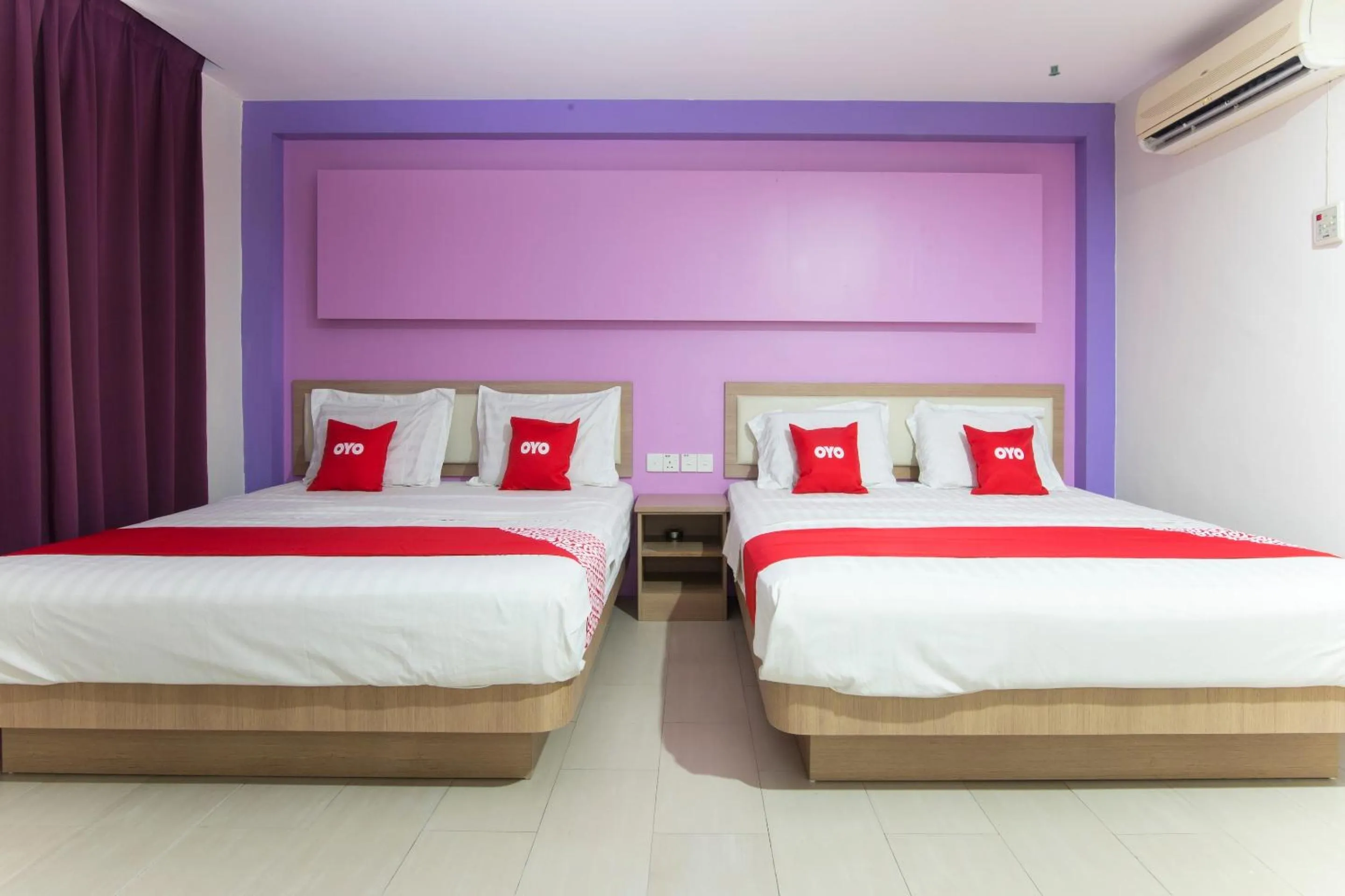 Bedroom, Bed in Valley View Hotel