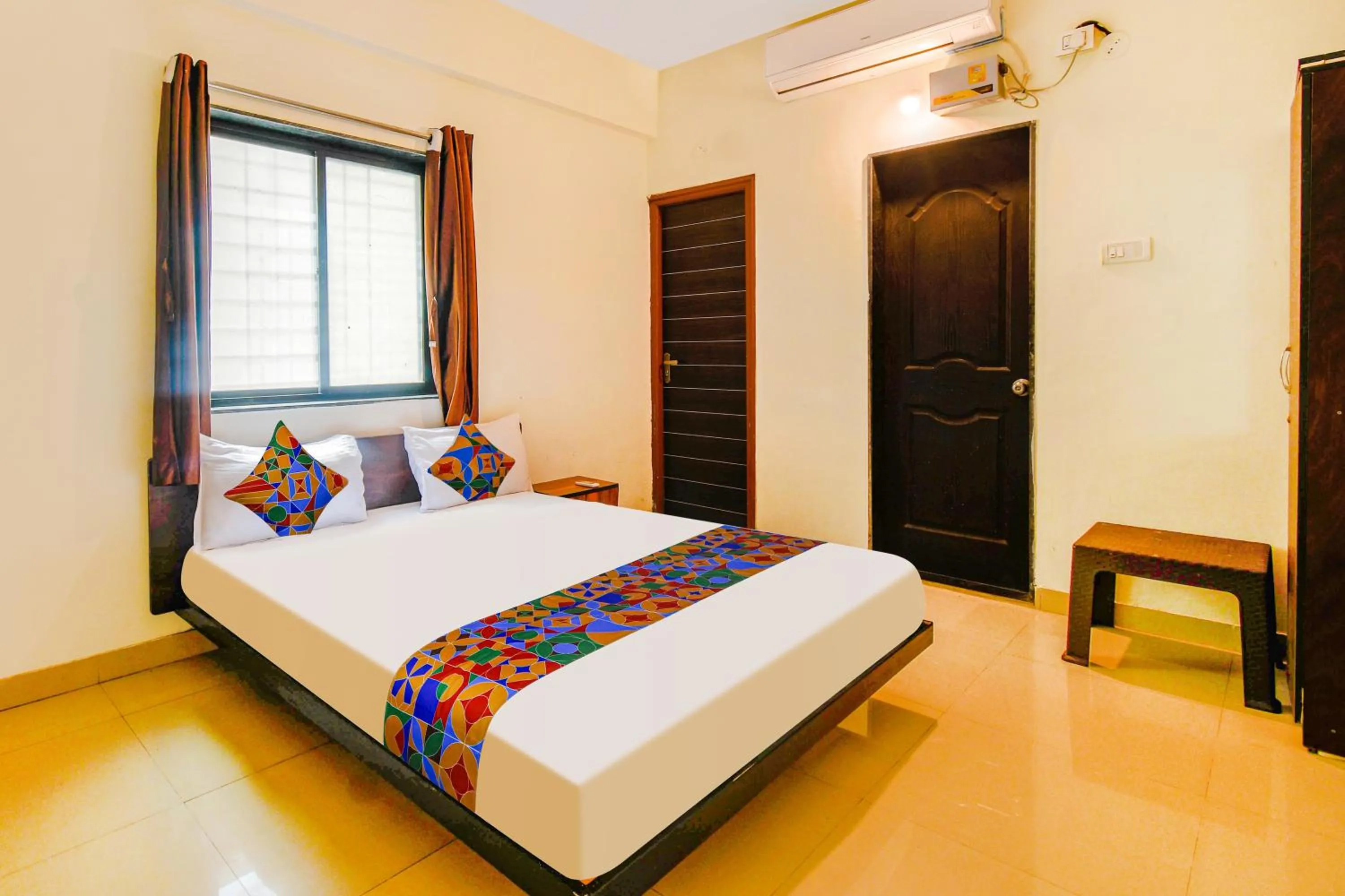 Bed in FabExpress SRH - Nr Butterfly Park - Hinjawadi