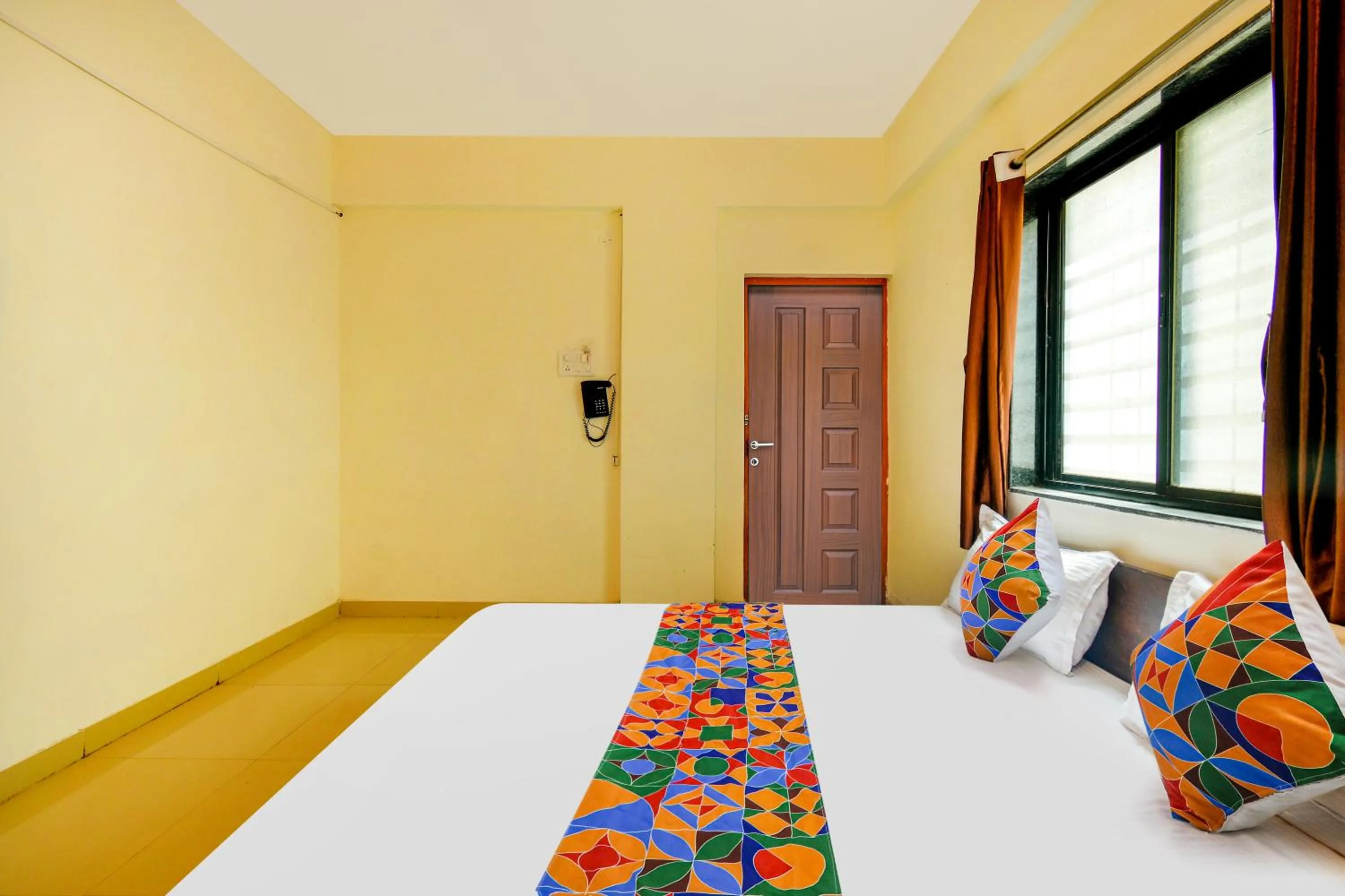Bed in FabExpress SRH - Nr Butterfly Park - Hinjawadi
