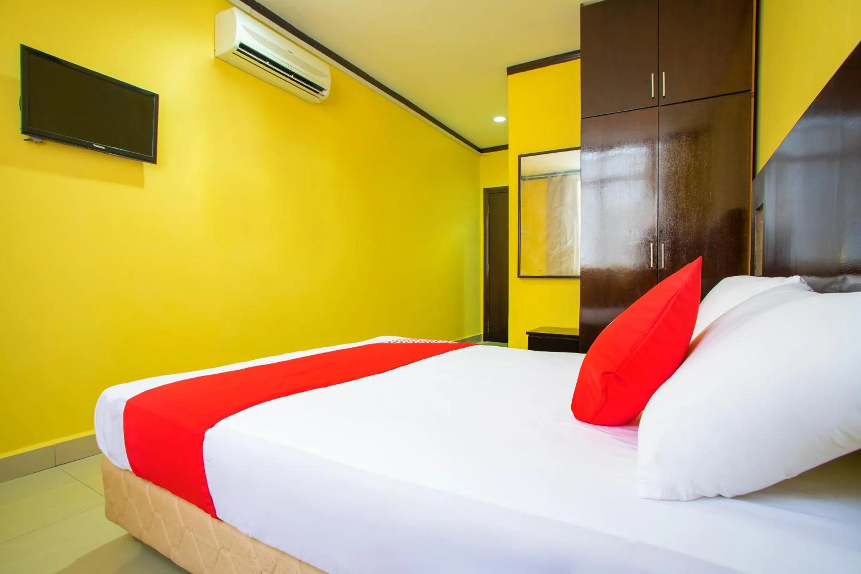 Bedroom, Bed in Hotel O Bbk