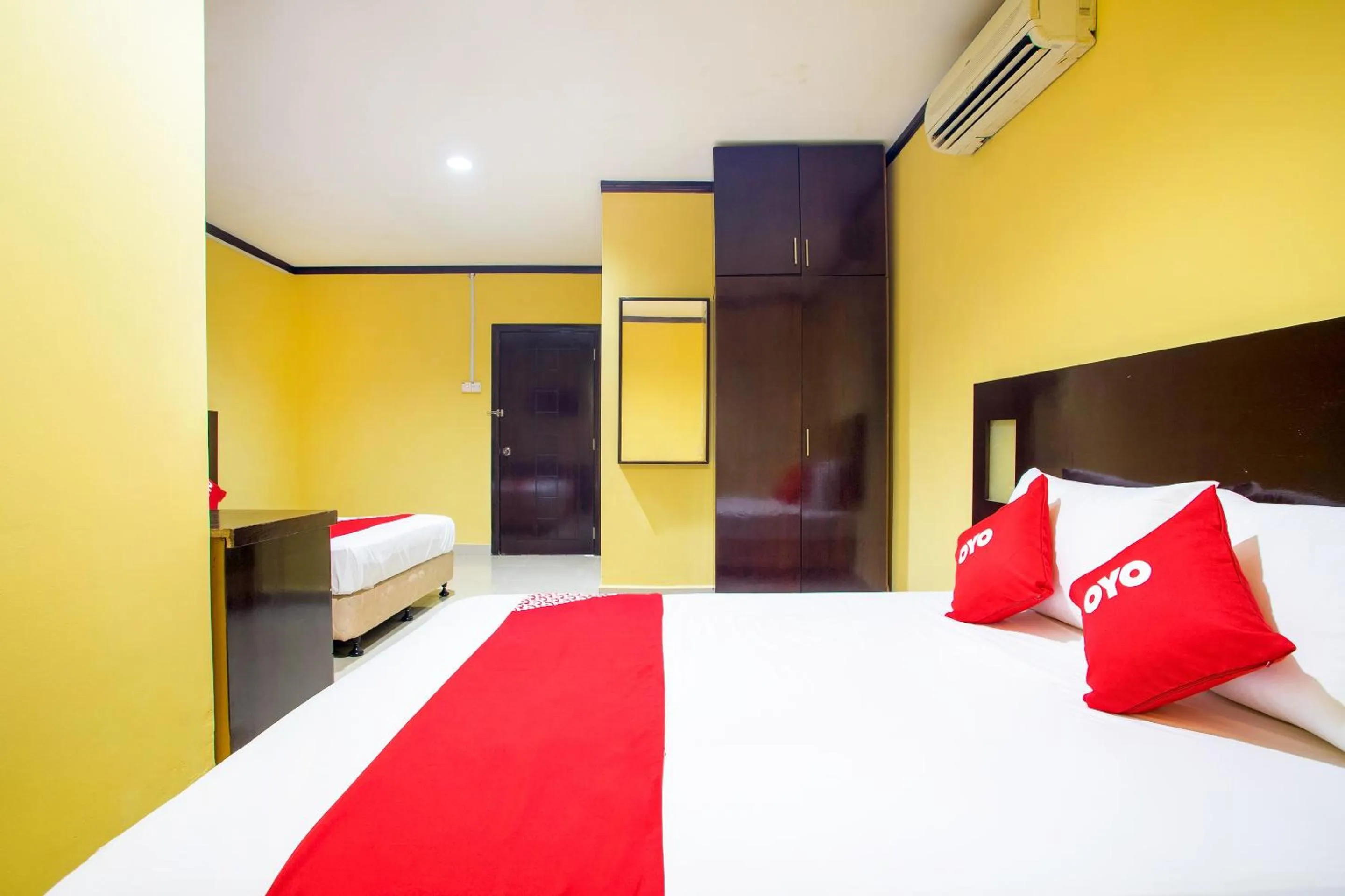 Bedroom, Bed in Hotel O Bbk