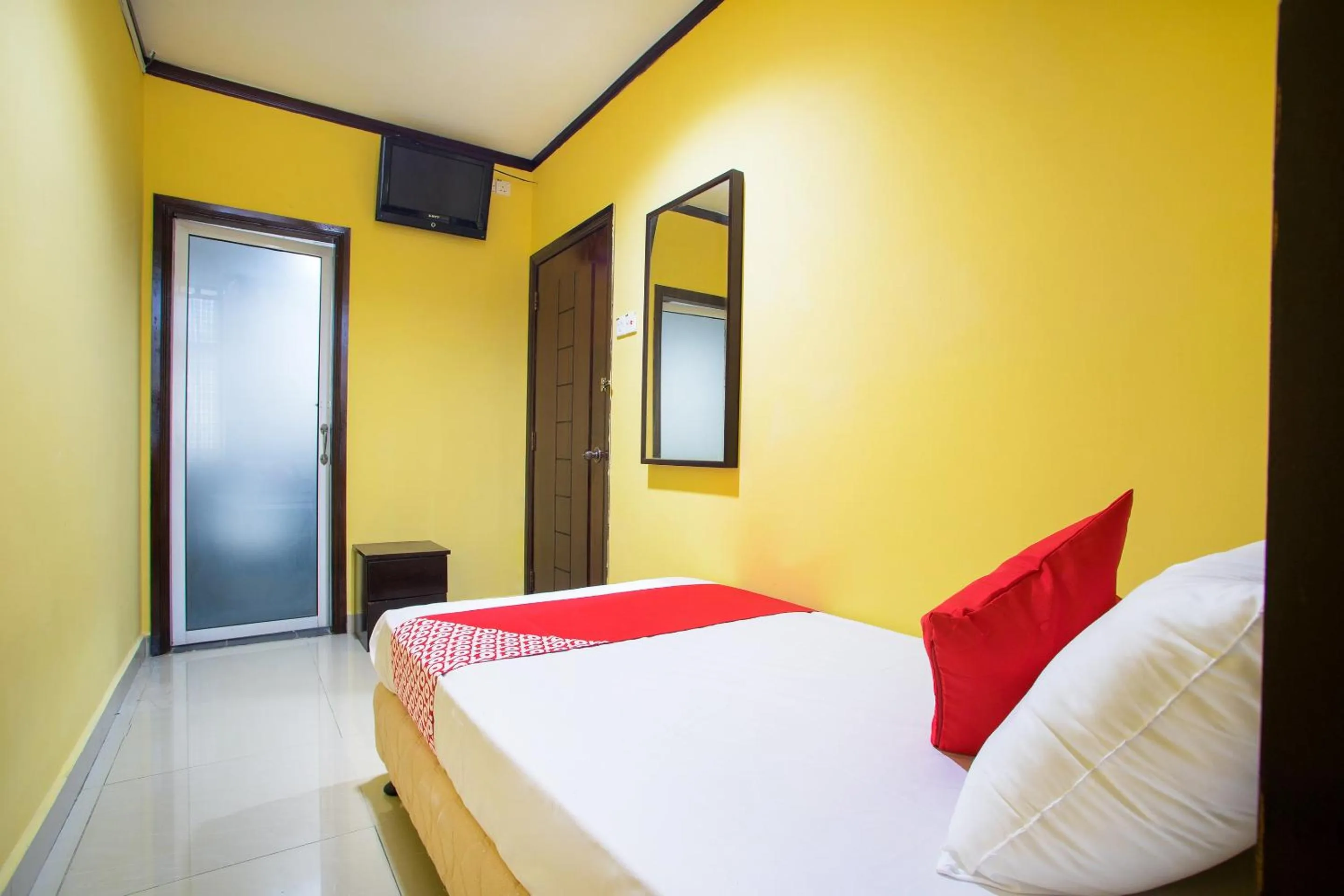 Bedroom, Bed in Hotel O Bbk