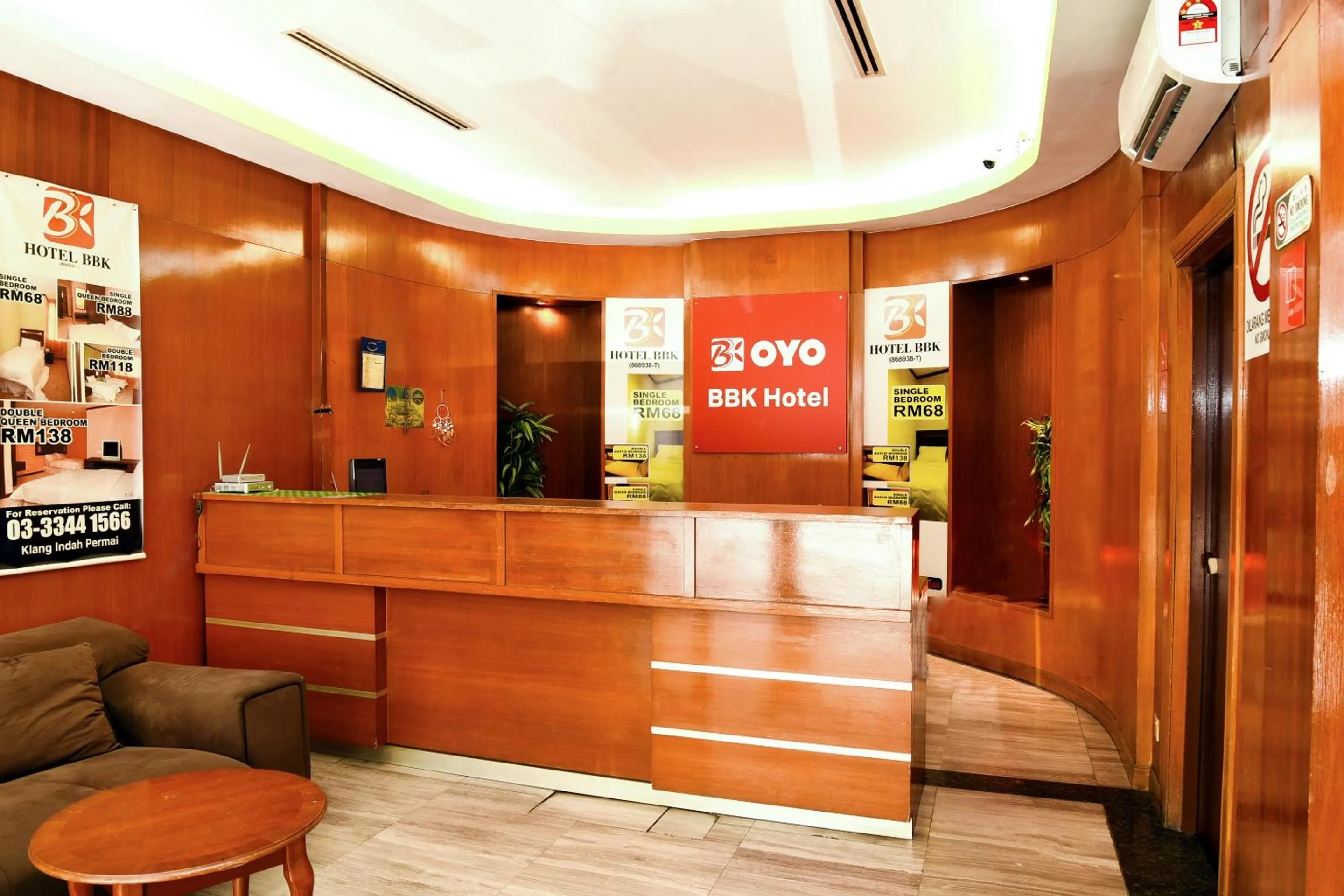 Lobby or reception in Hotel O Bbk