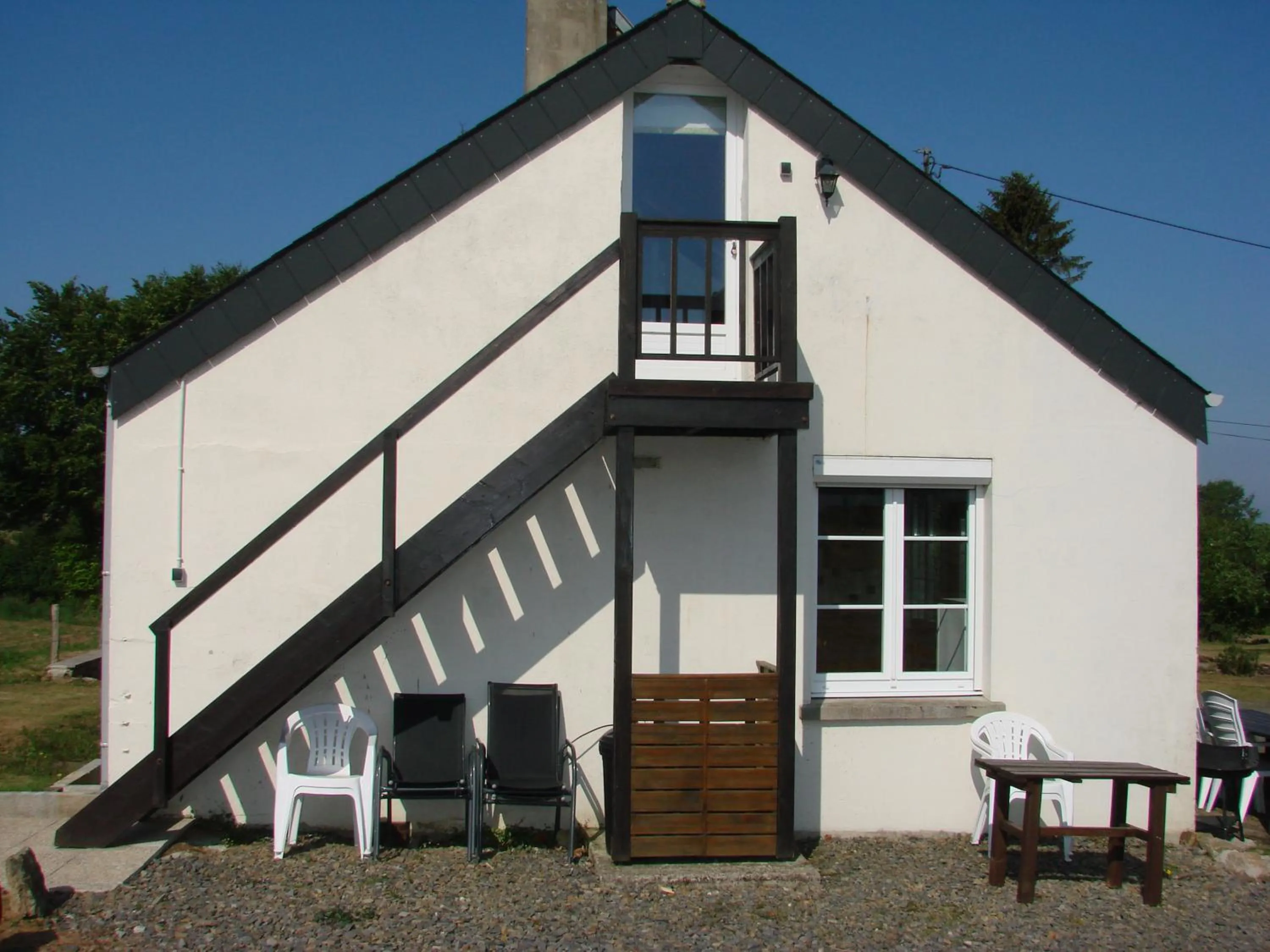 Facade/entrance in La Blanche Roche