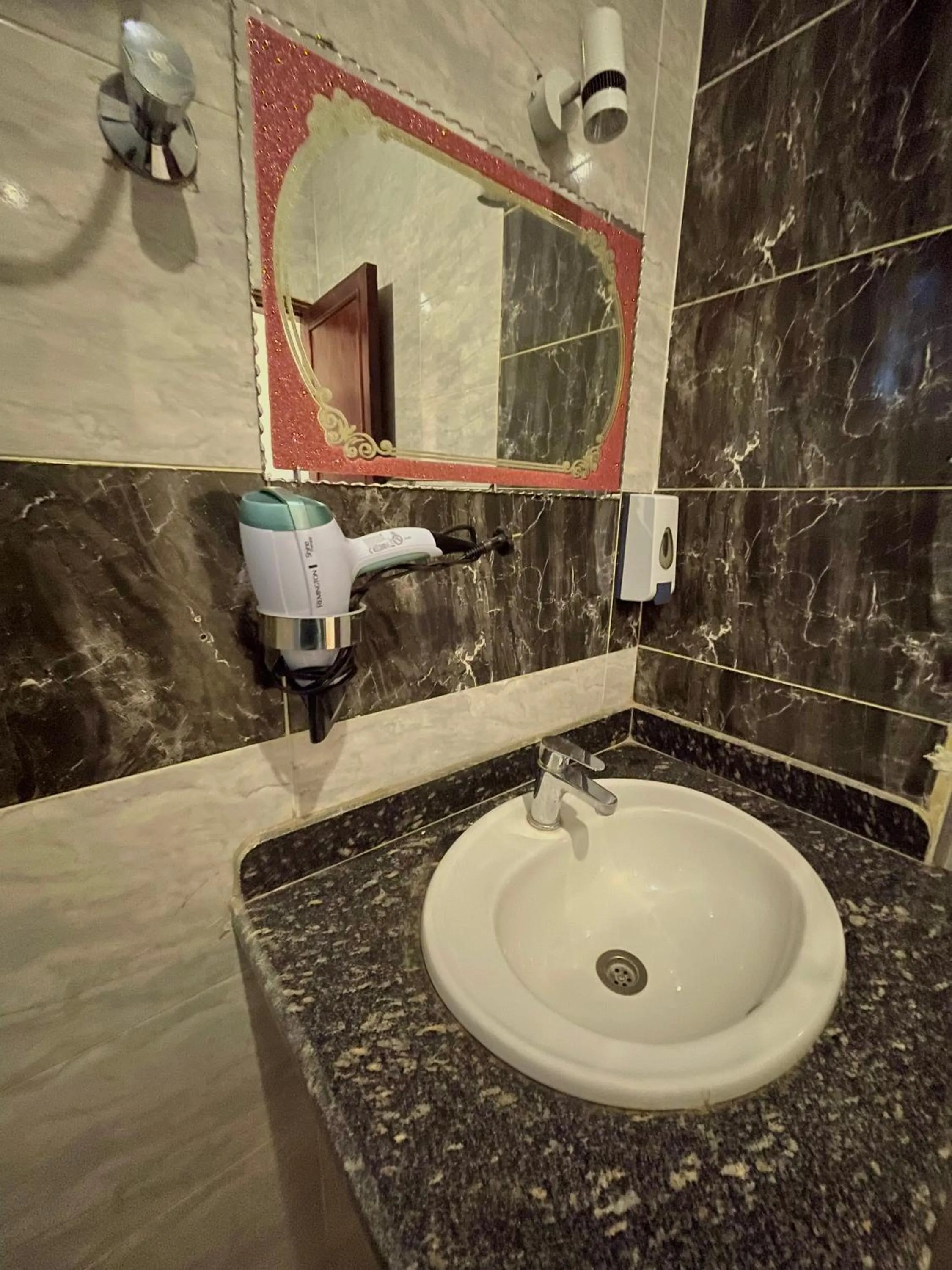 Bathroom in Nile Panorama Hotel & Restaurant