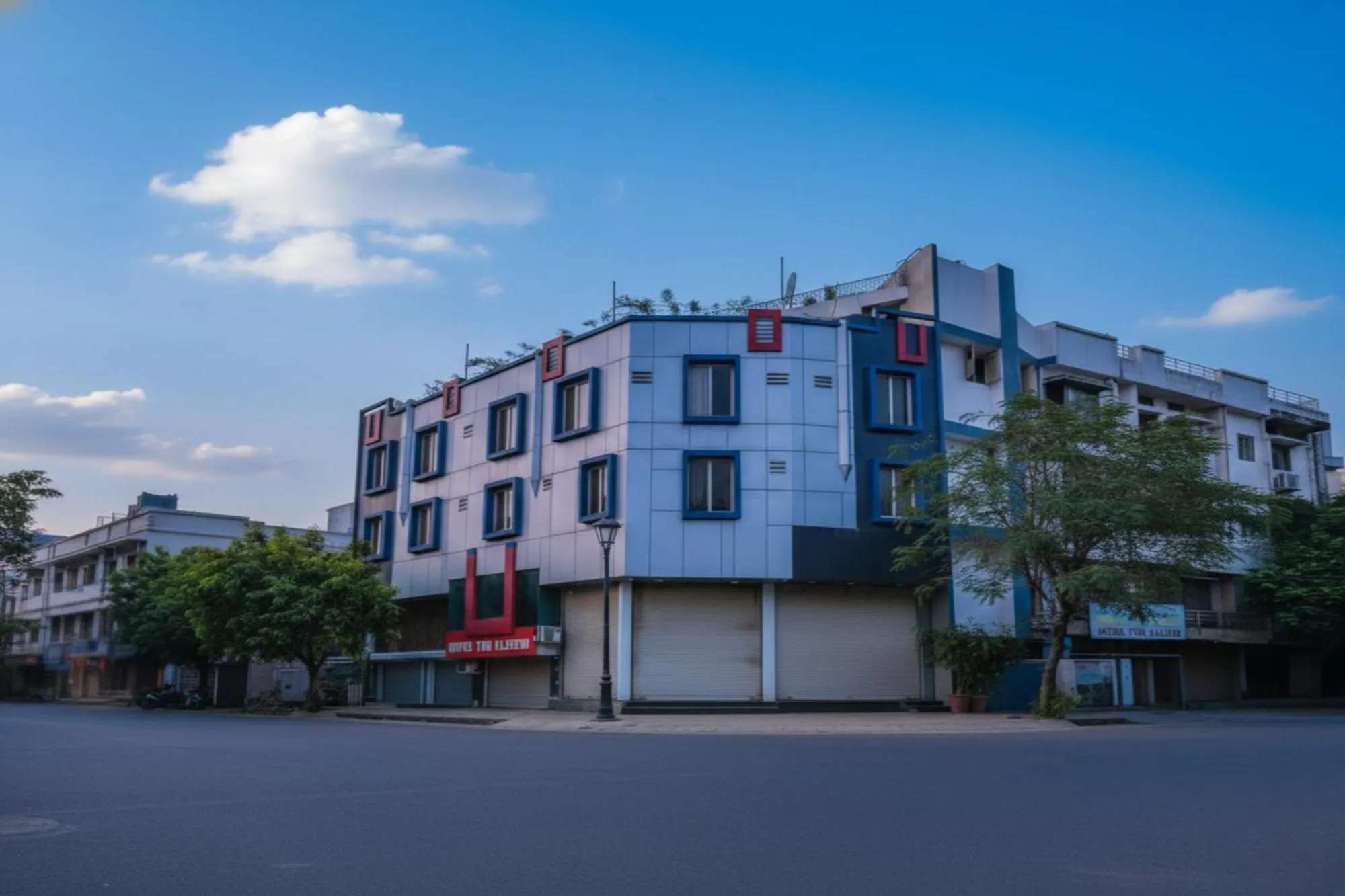 Property building in FabHotel Ten Eleven