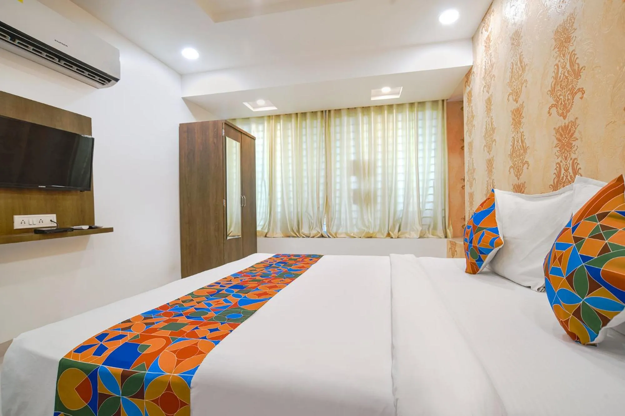 TV and multimedia, Bed in FabHotel Ten Eleven