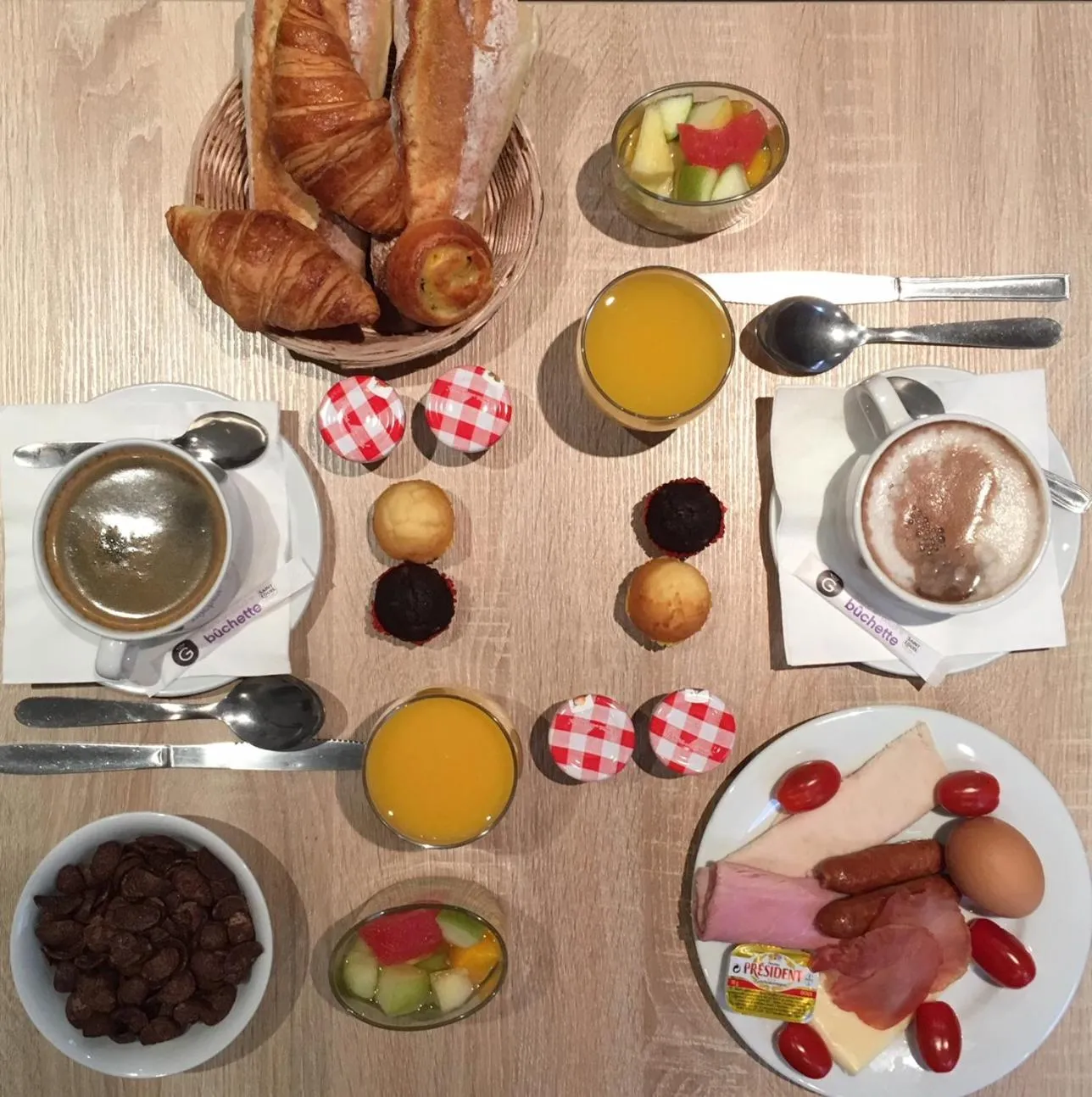 Buffet breakfast in Hotel Viator - Gare de Lyon