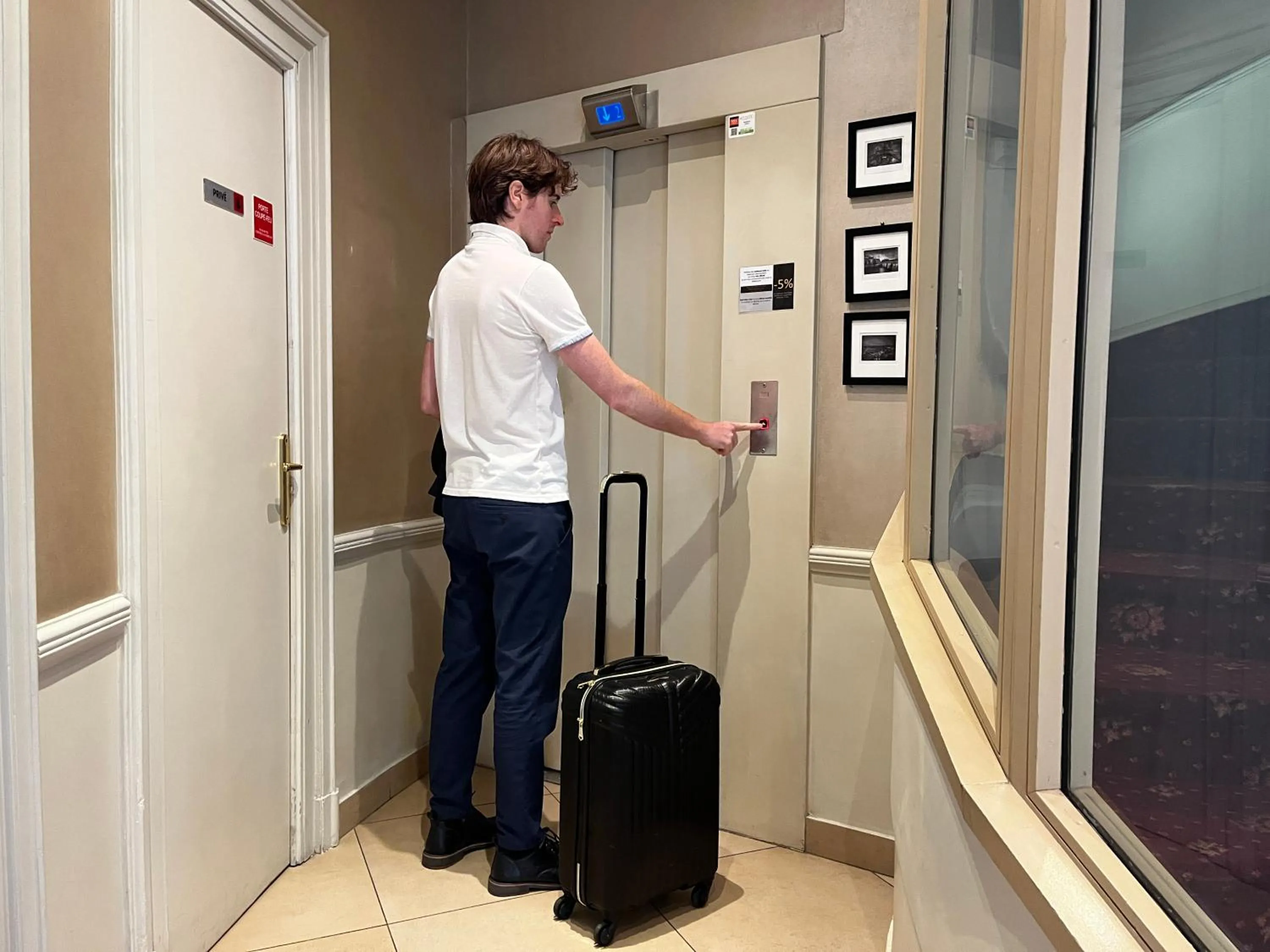 elevator in Hotel Viator - Gare de Lyon