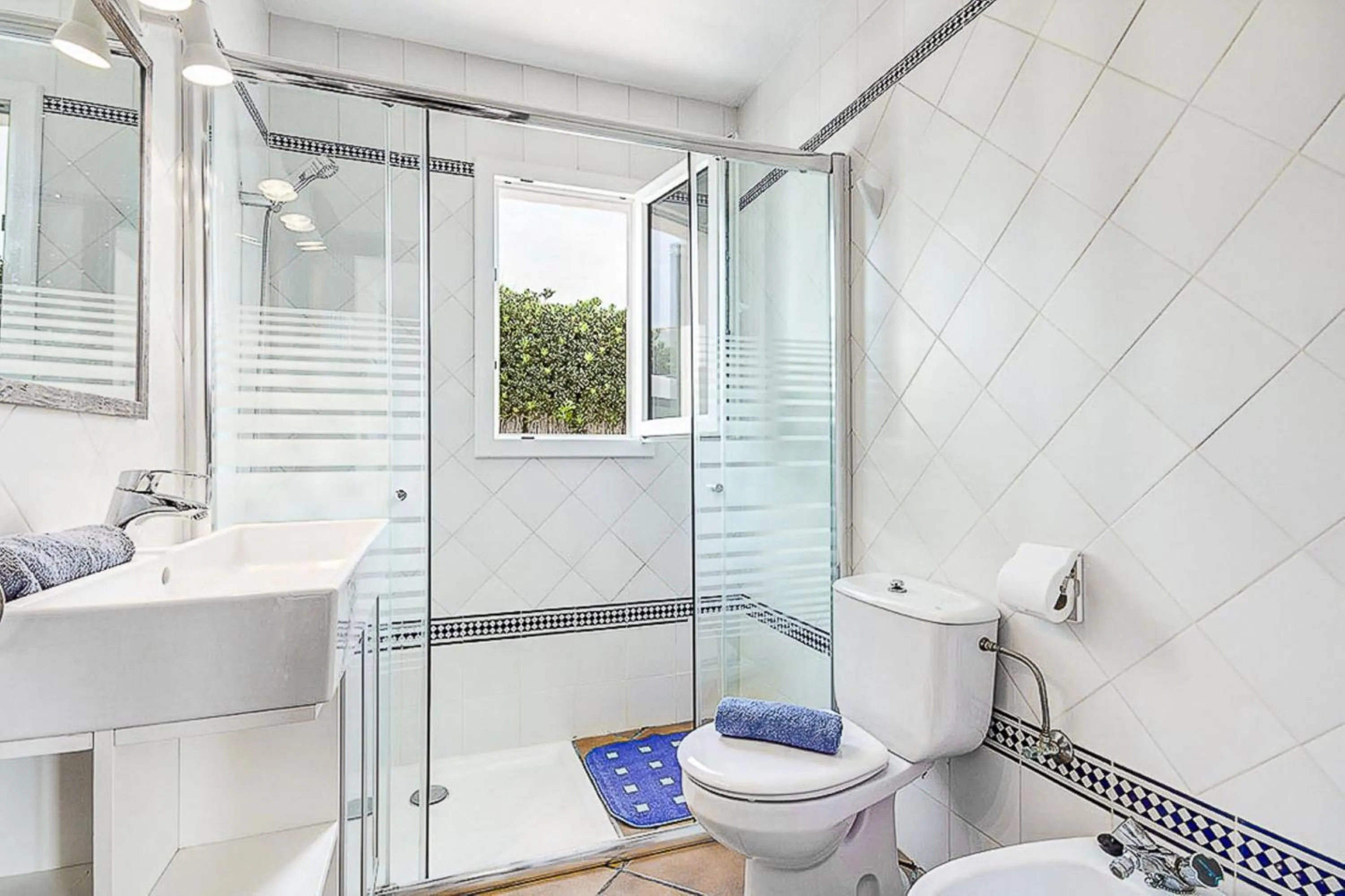 Shower in Villa FARO by Mauter Villas