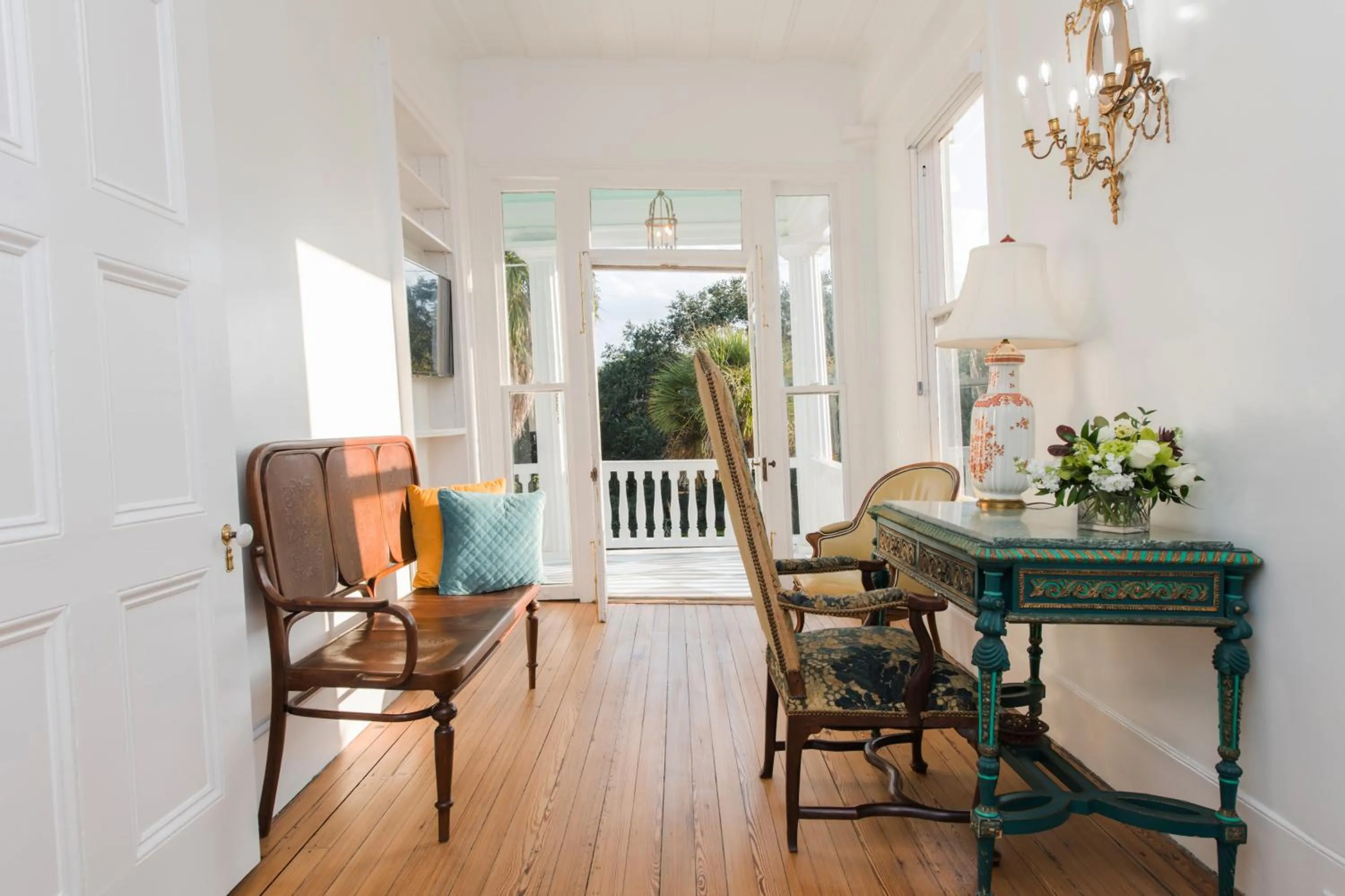 Seating area in 20 South Battery