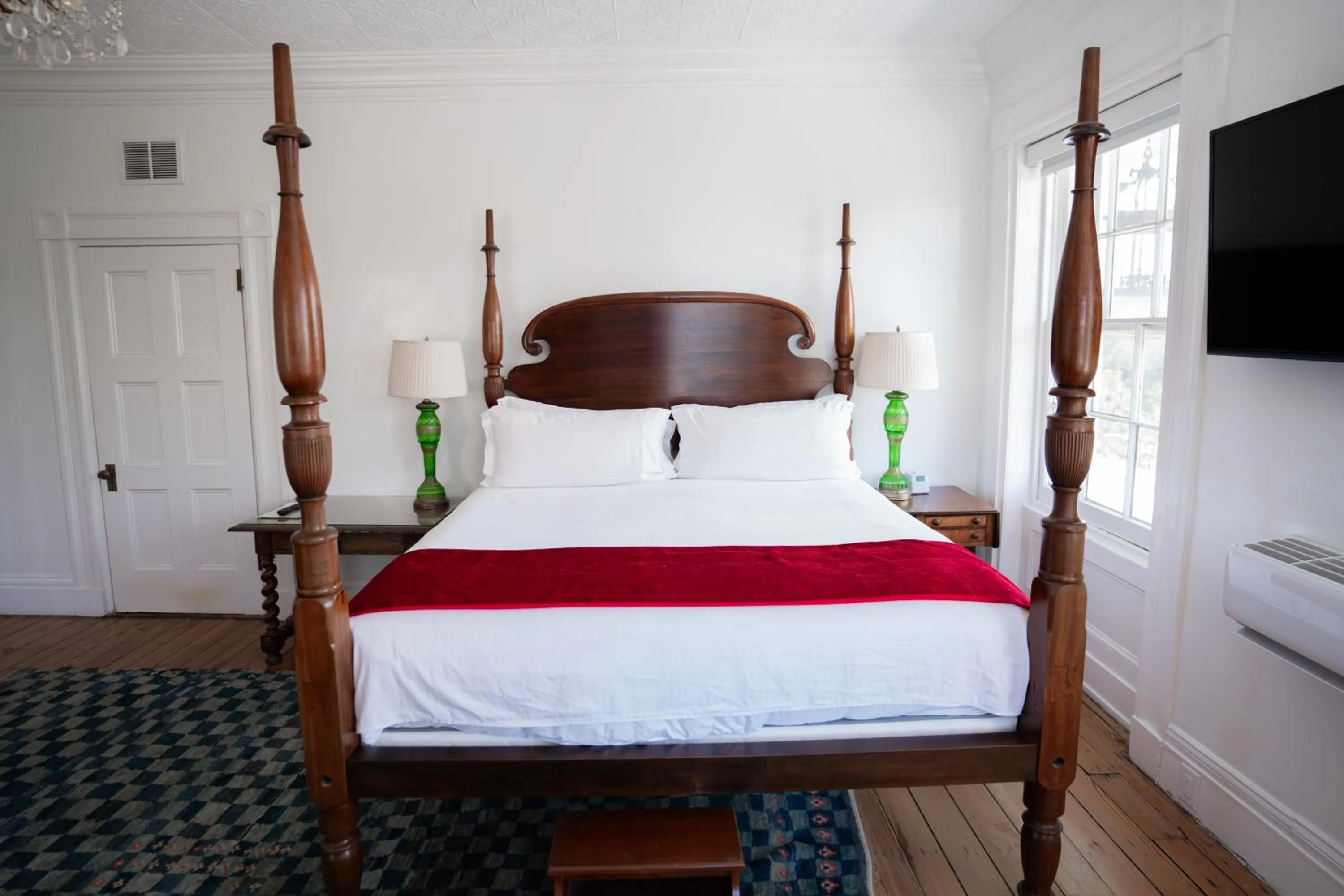 Bedroom, Bed in 20 South Battery