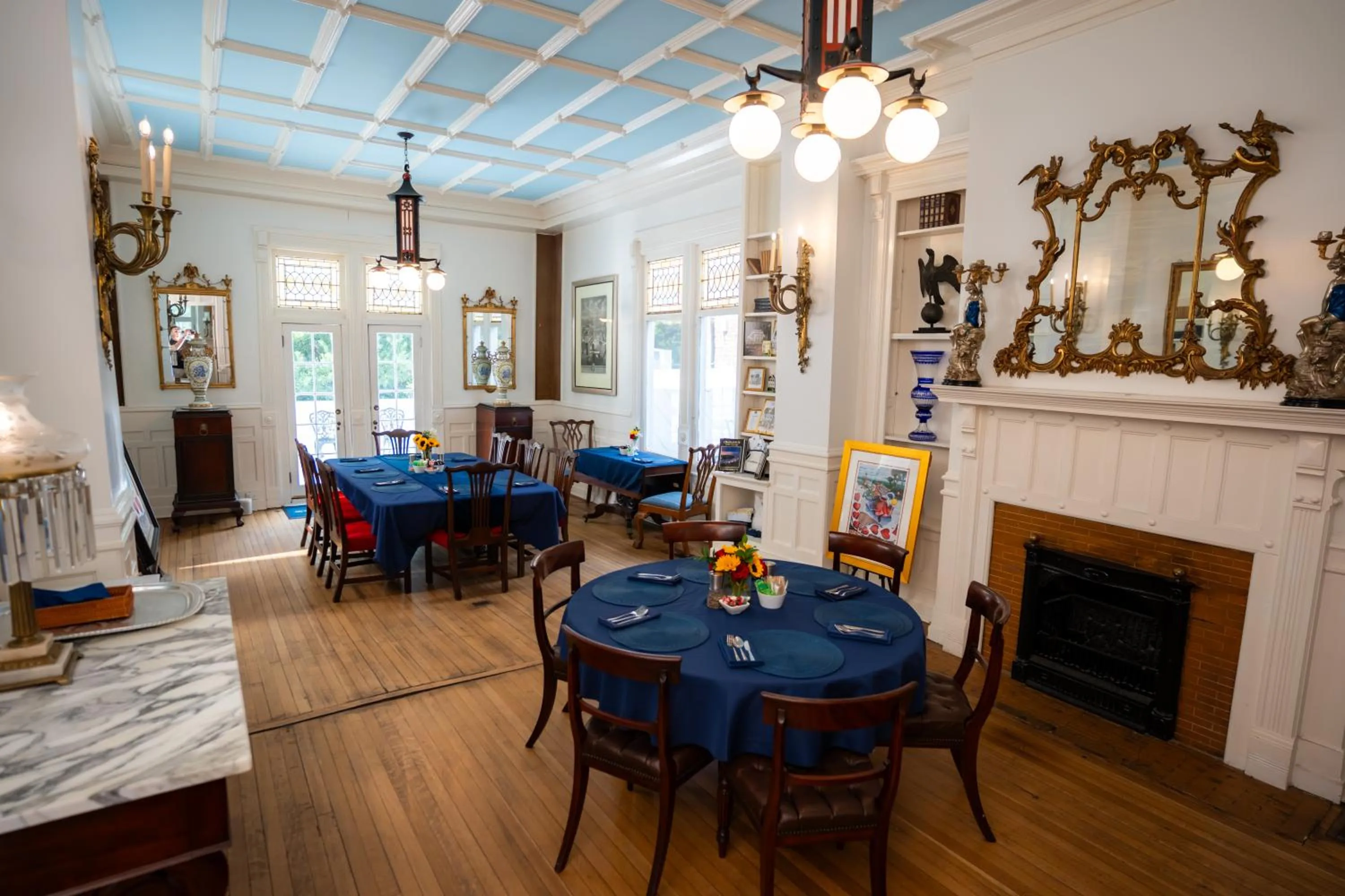 Dining area in 20 South Battery