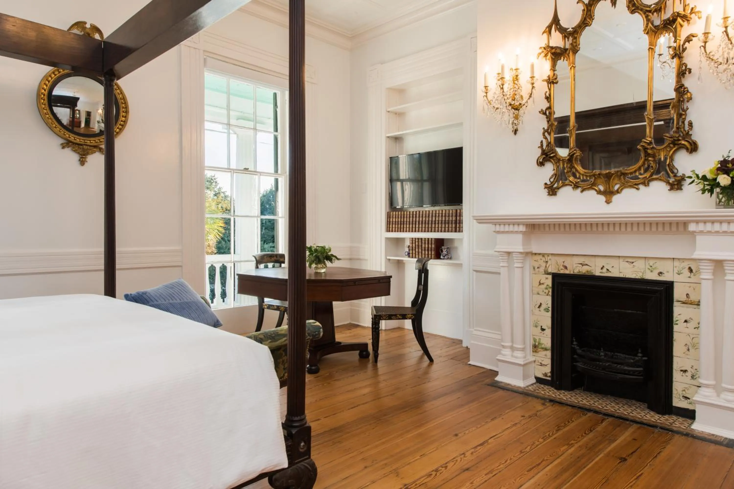 Bedroom in 20 South Battery