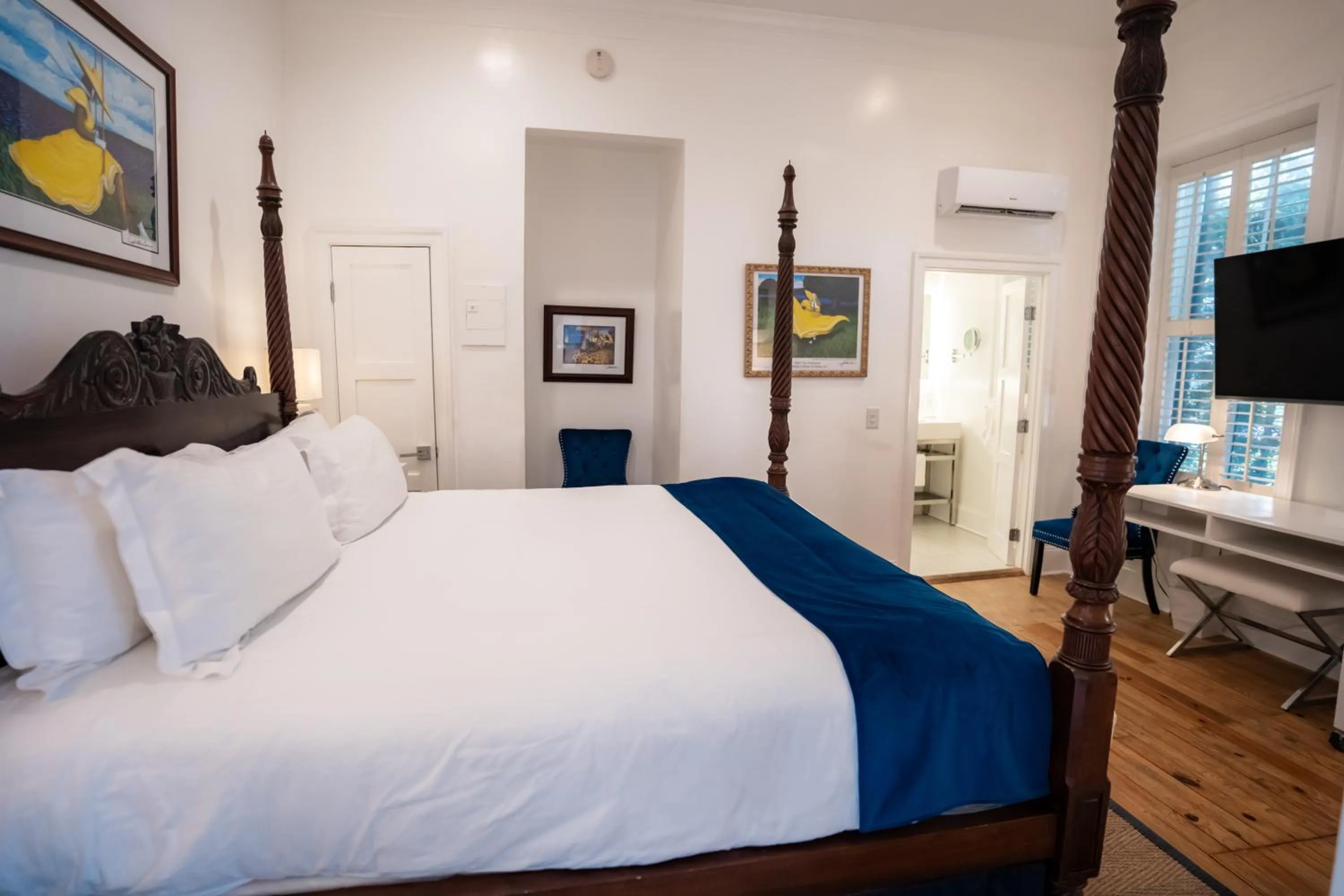 Bedroom, Bed in 20 South Battery