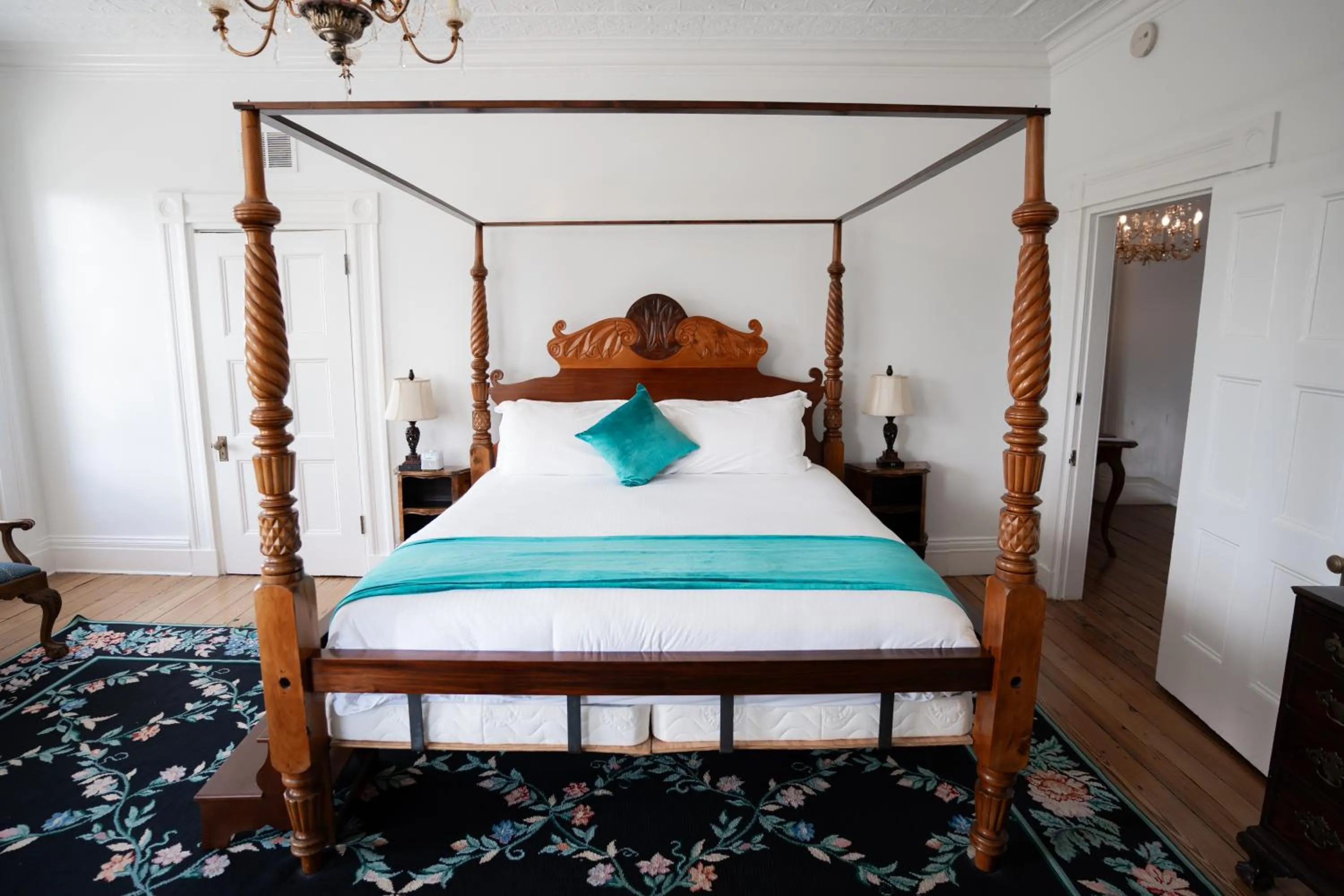 Bedroom, Bed in 20 South Battery