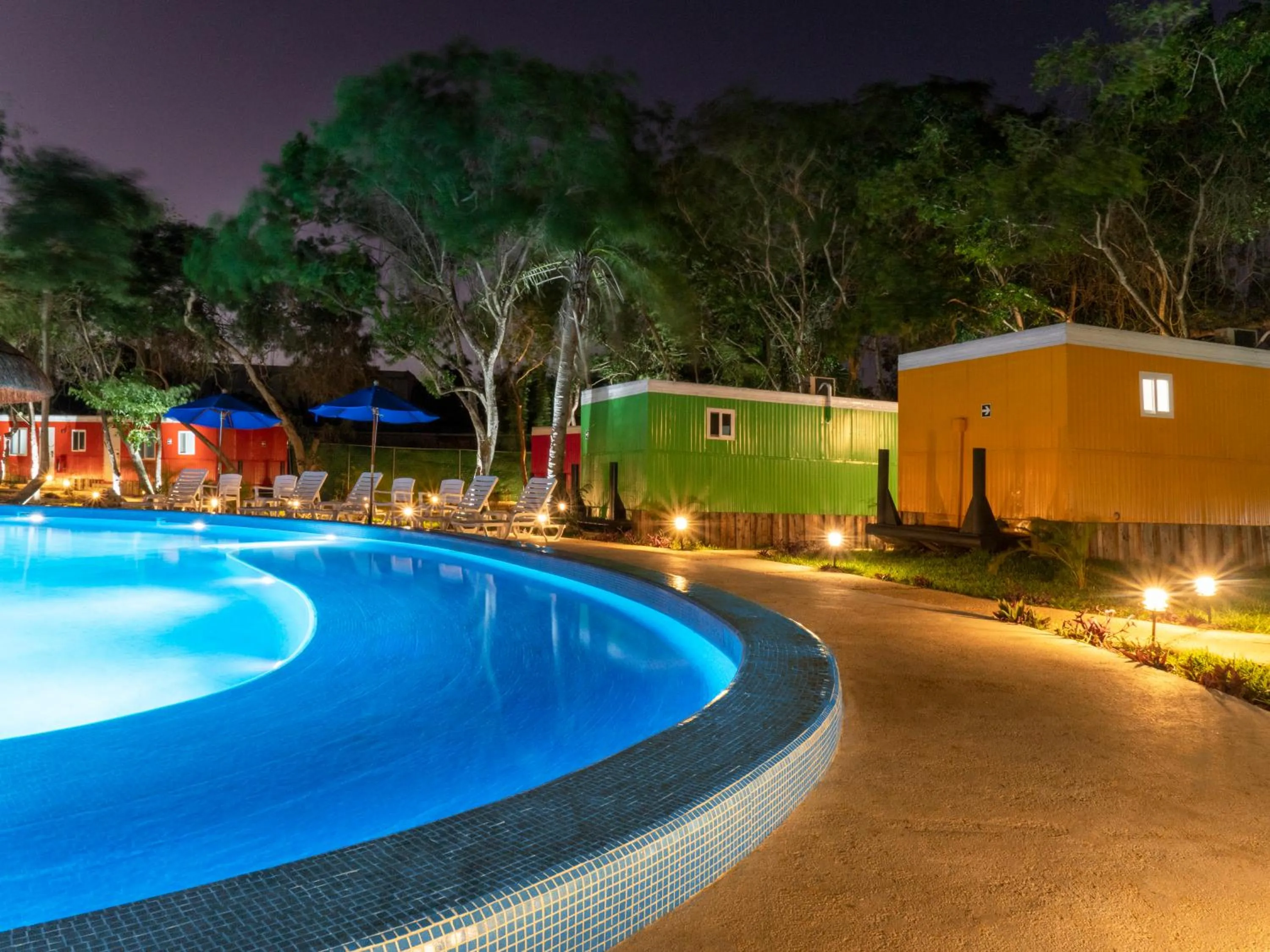 Property building in Colorbox beds and rooms