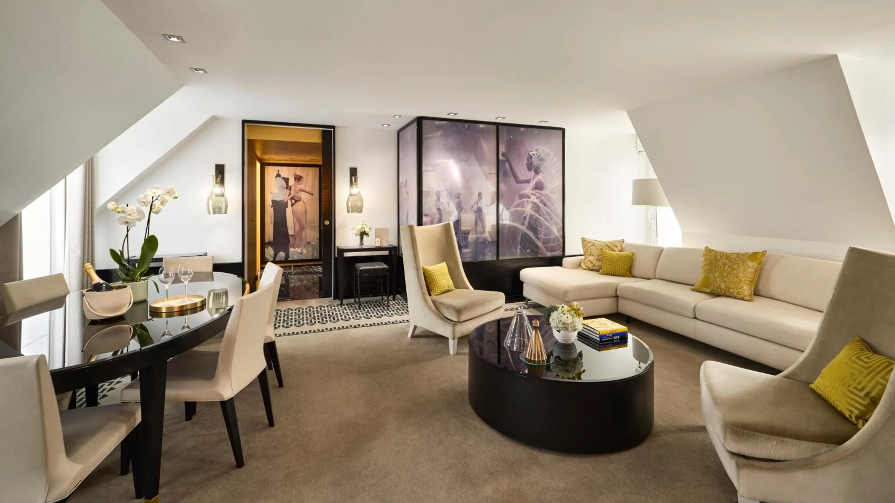Living room in Sofitel Paris Le Faubourg