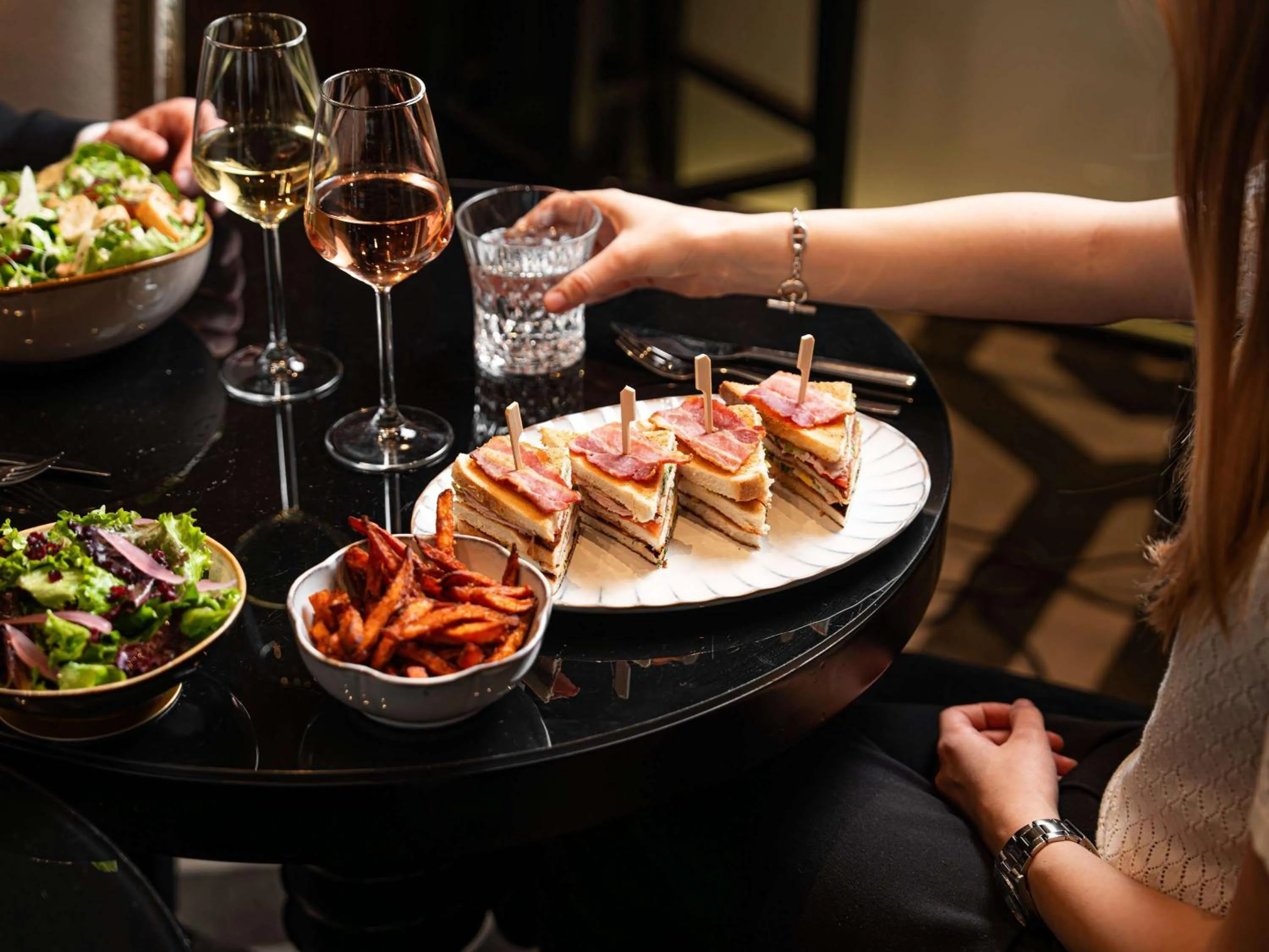 Restaurant/places to eat in Sofitel Paris Le Faubourg