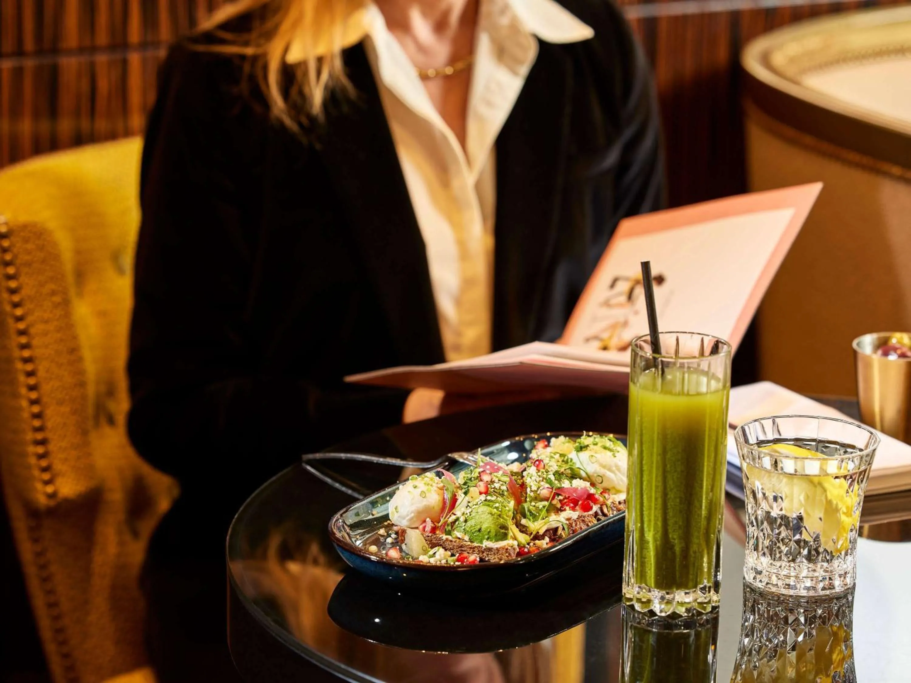 Restaurant/places to eat in Sofitel Paris Le Faubourg